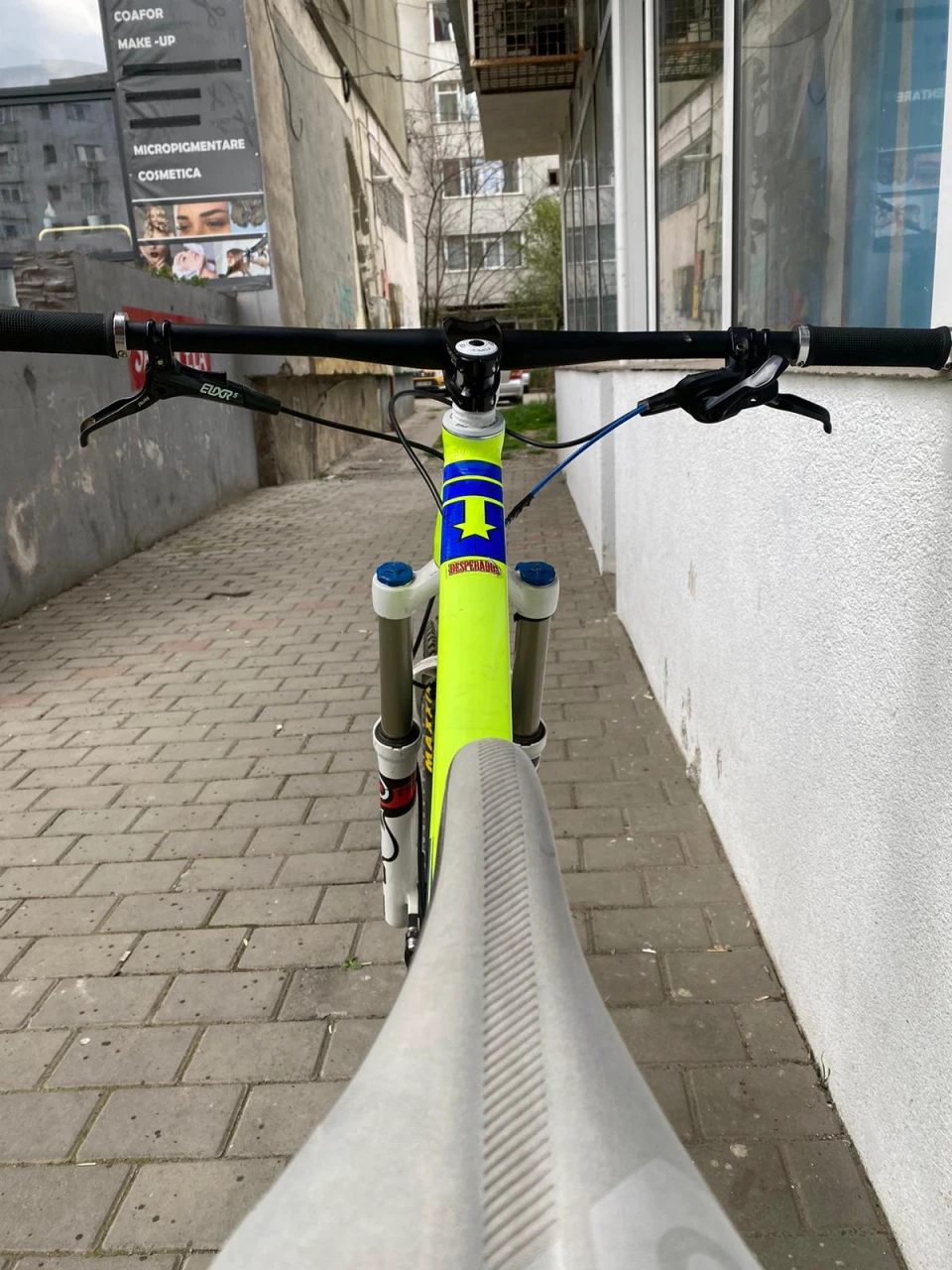 1. Bicicleta Freeride Hardtail