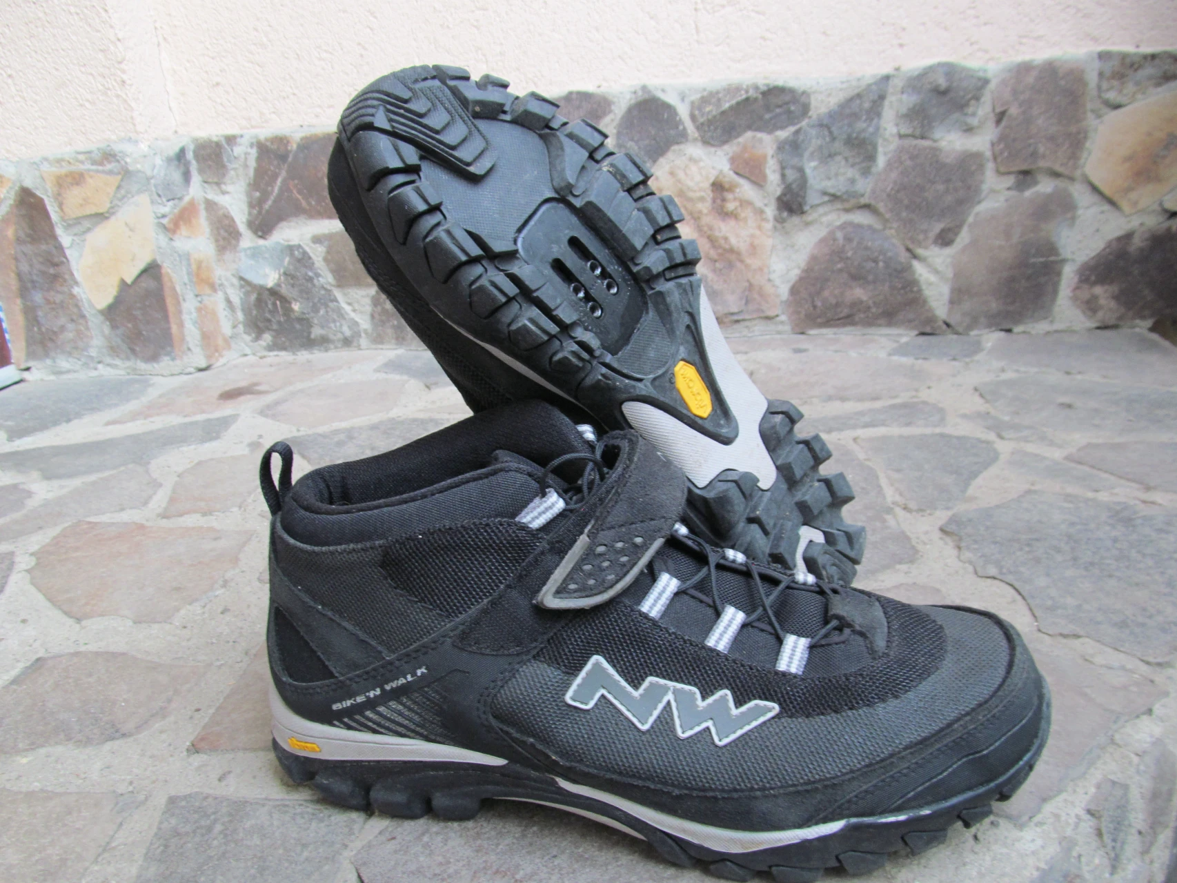 1. Pantofi NorthWave nr 46, 30.5