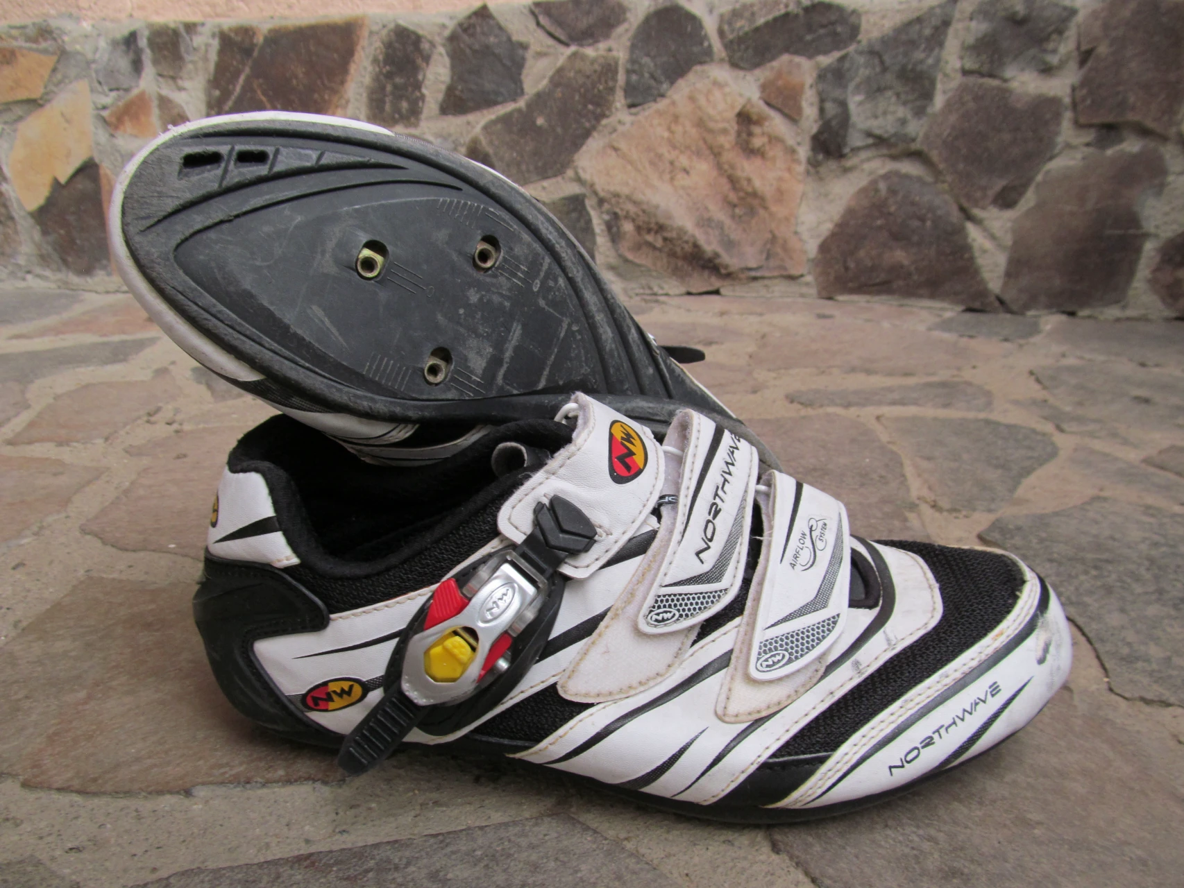 1. Pantofi NorthWave nr 41, 27 cm