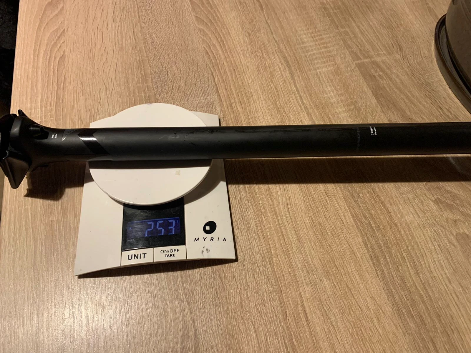 1. Tija sa carbon Newmen Advanced 30.9 x 430mm
