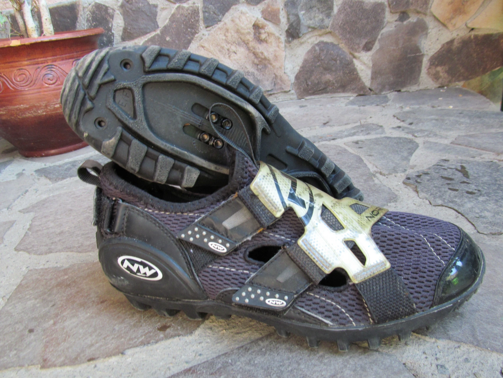 1. Pantofi Northwave 24 cm