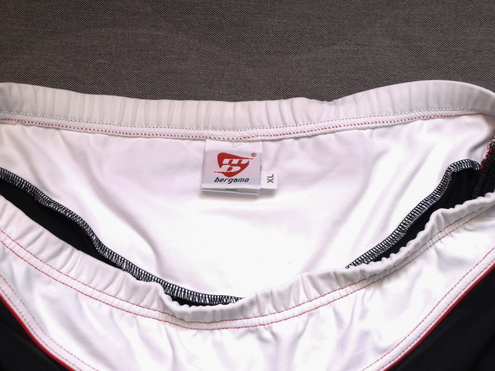 1. Pantaloni trei sferturi Bergamo XL