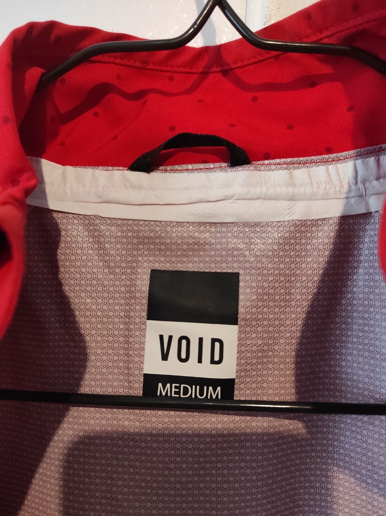 1. Jacheta vant ploaie VOID