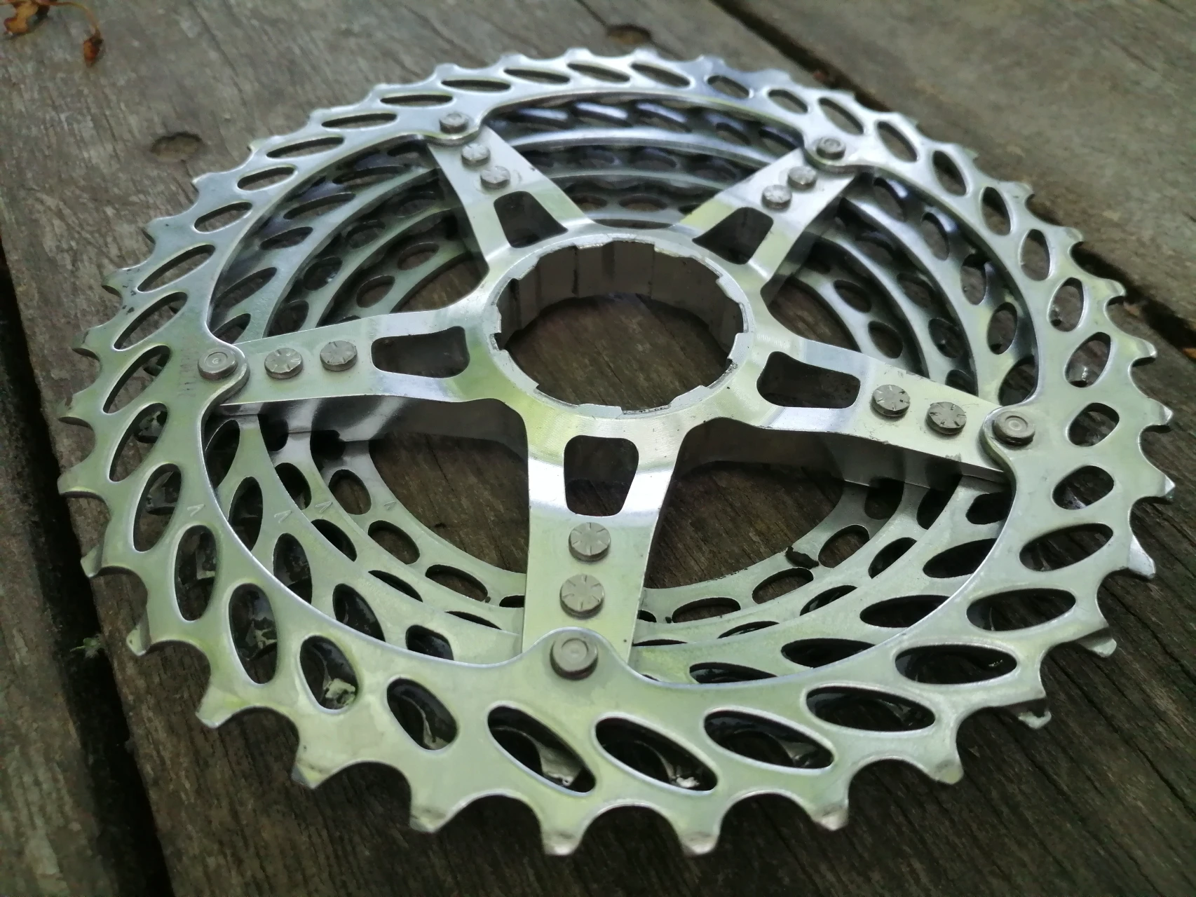 1. Componenta Caseta pinioane SRAM X9 10v. 25-36d