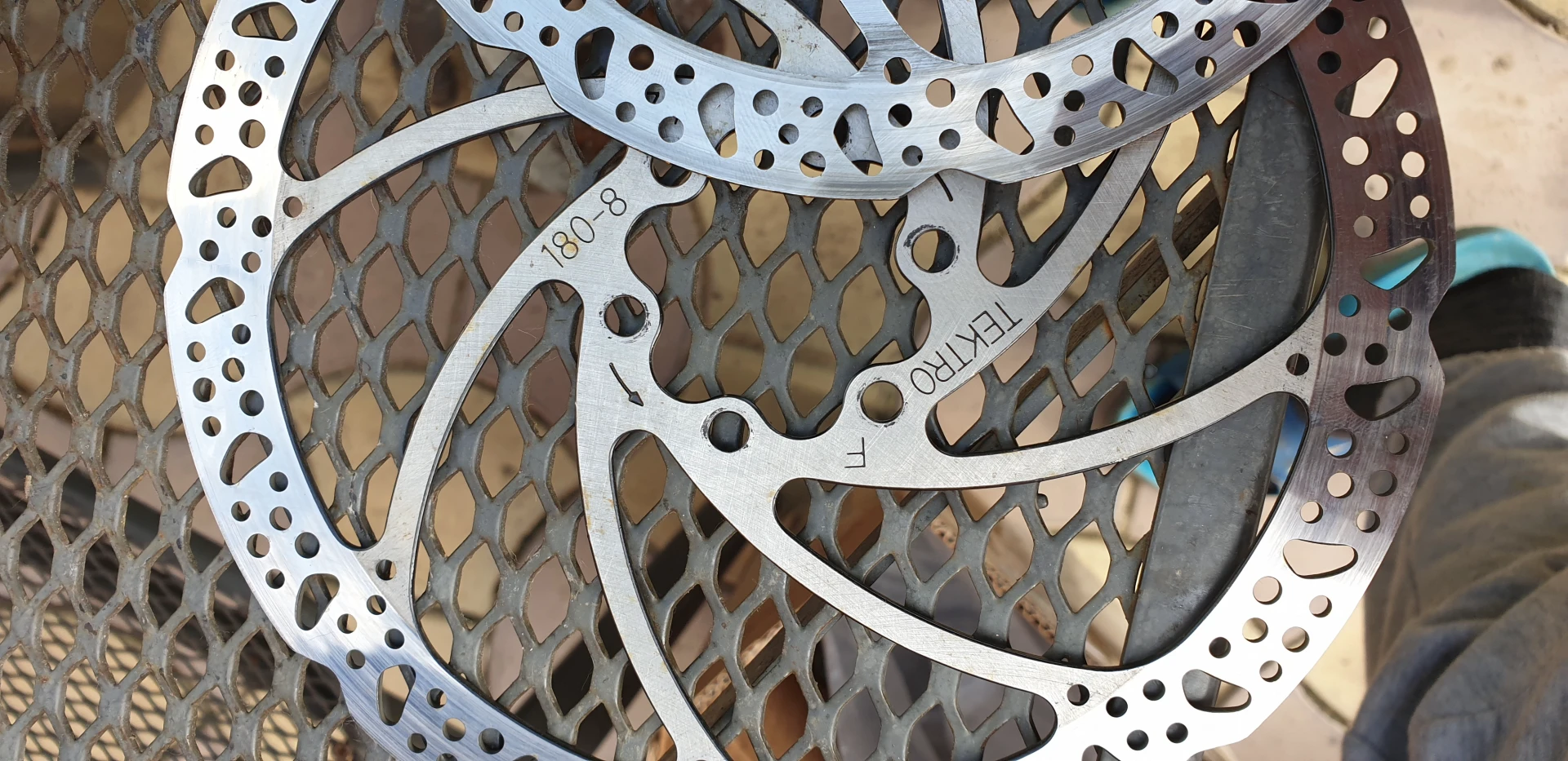 1. Vand pereche discuri Tektro 160/180mm