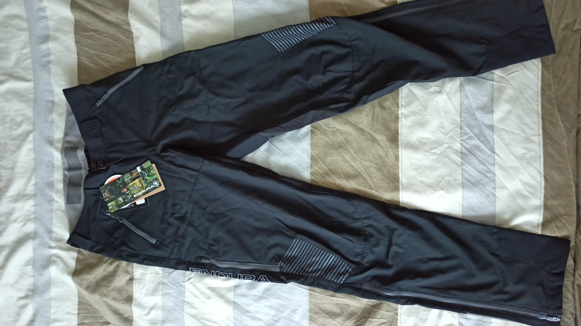 1. Pantaloni MTB Endura MT500 Spray