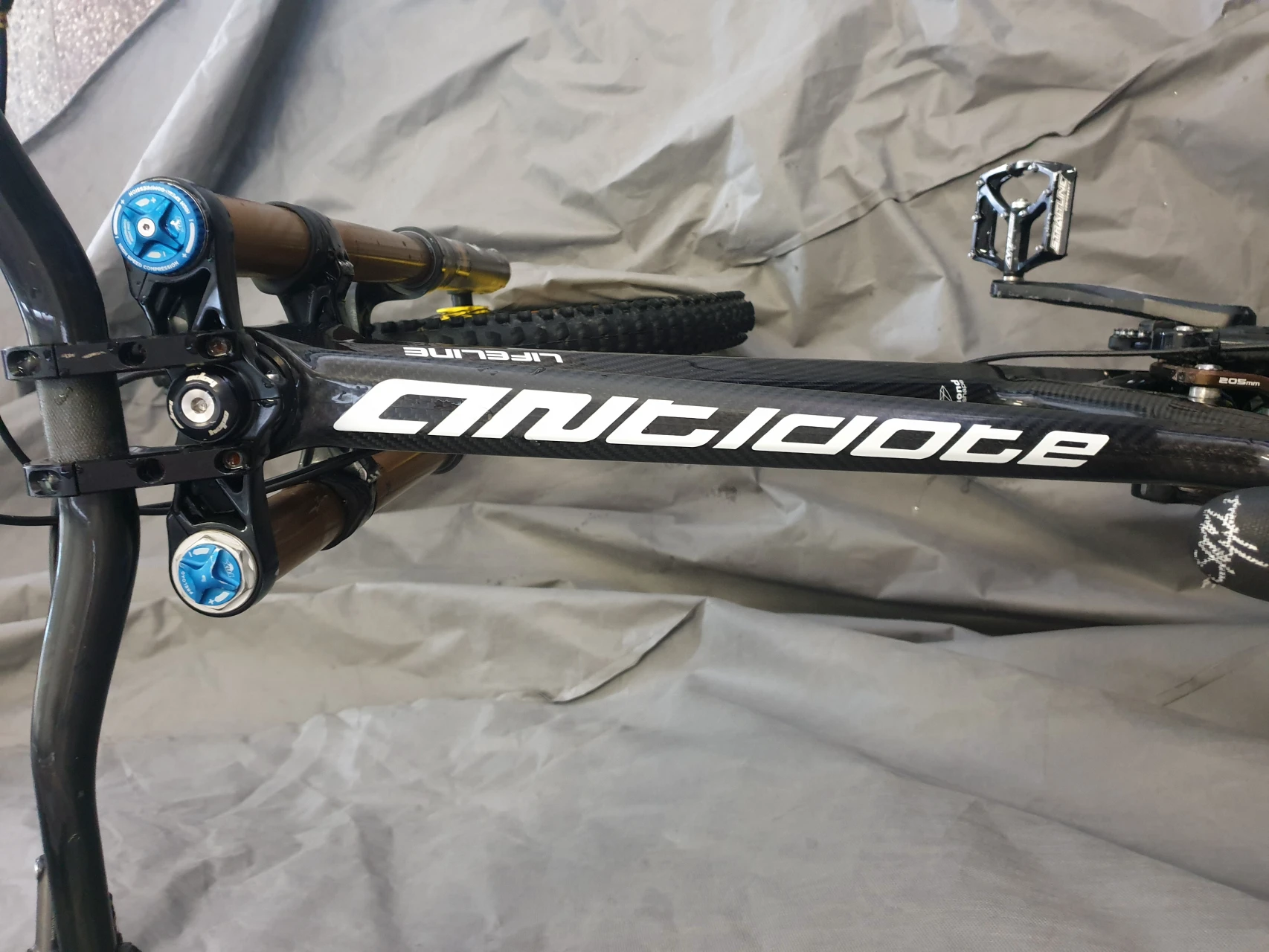 1. Antidote Lifeline carbon