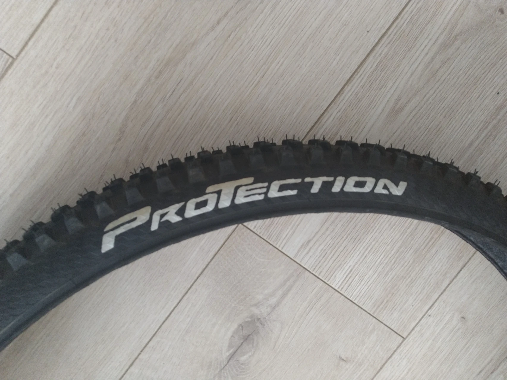 1. CONTINENTAL MUD KING protection Black Chili 26 x 1,80