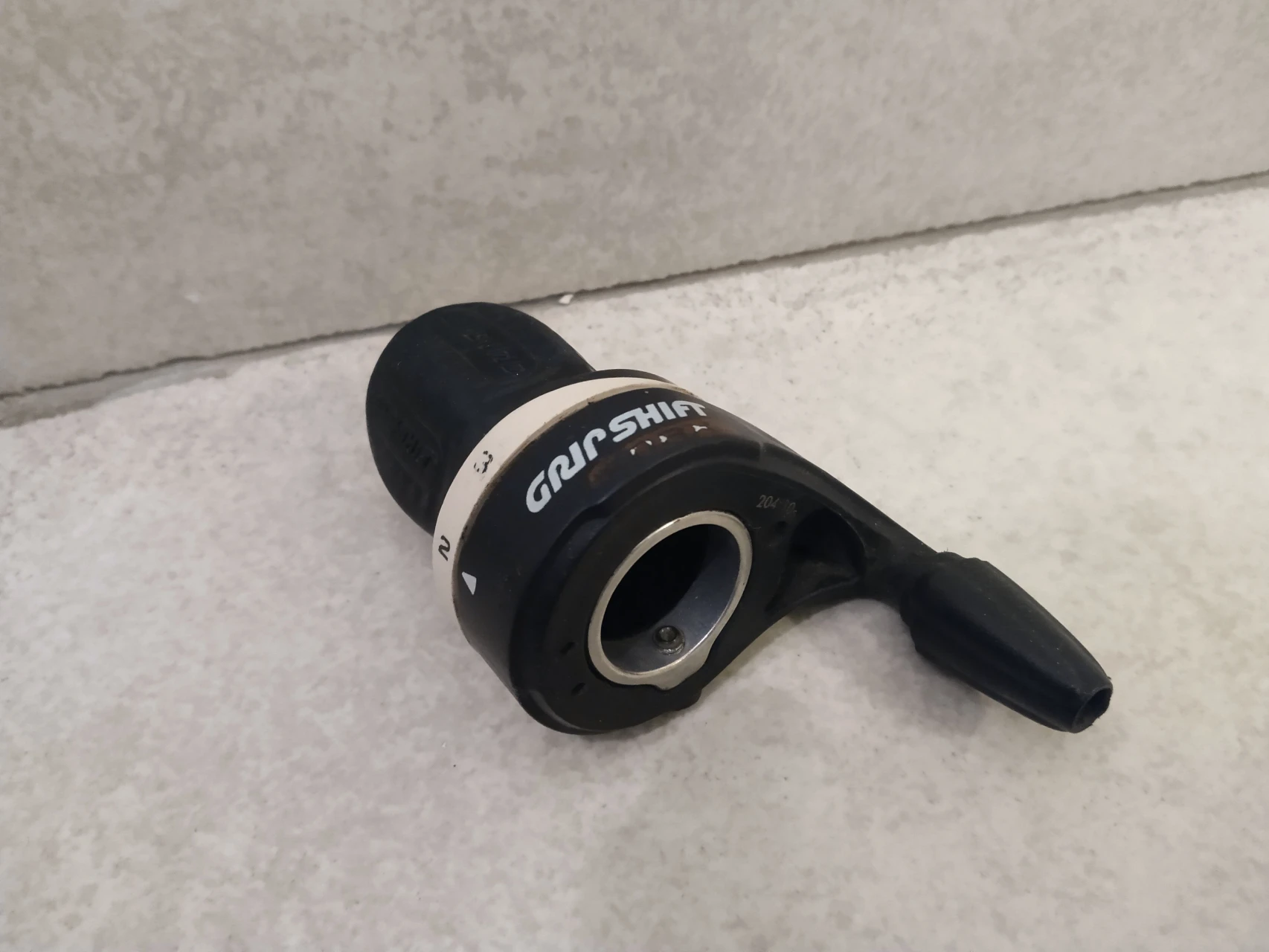 2. Maneta stanga schimbator fata foi Grip Shift pentru 3 foi bicicleta