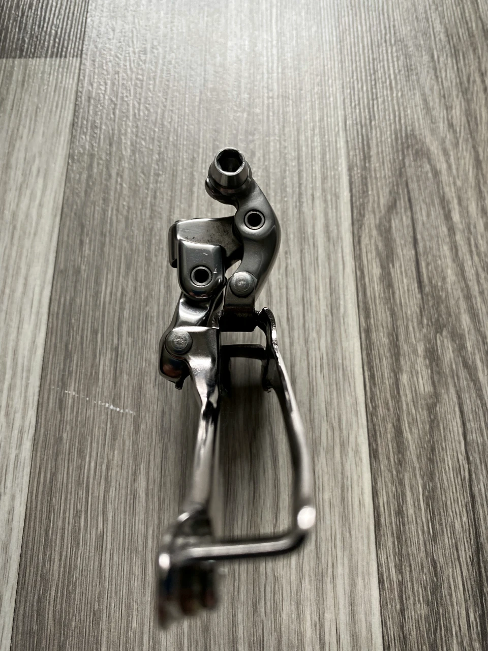 3. Schimbator foi Shimano Dura Ace FD-7900