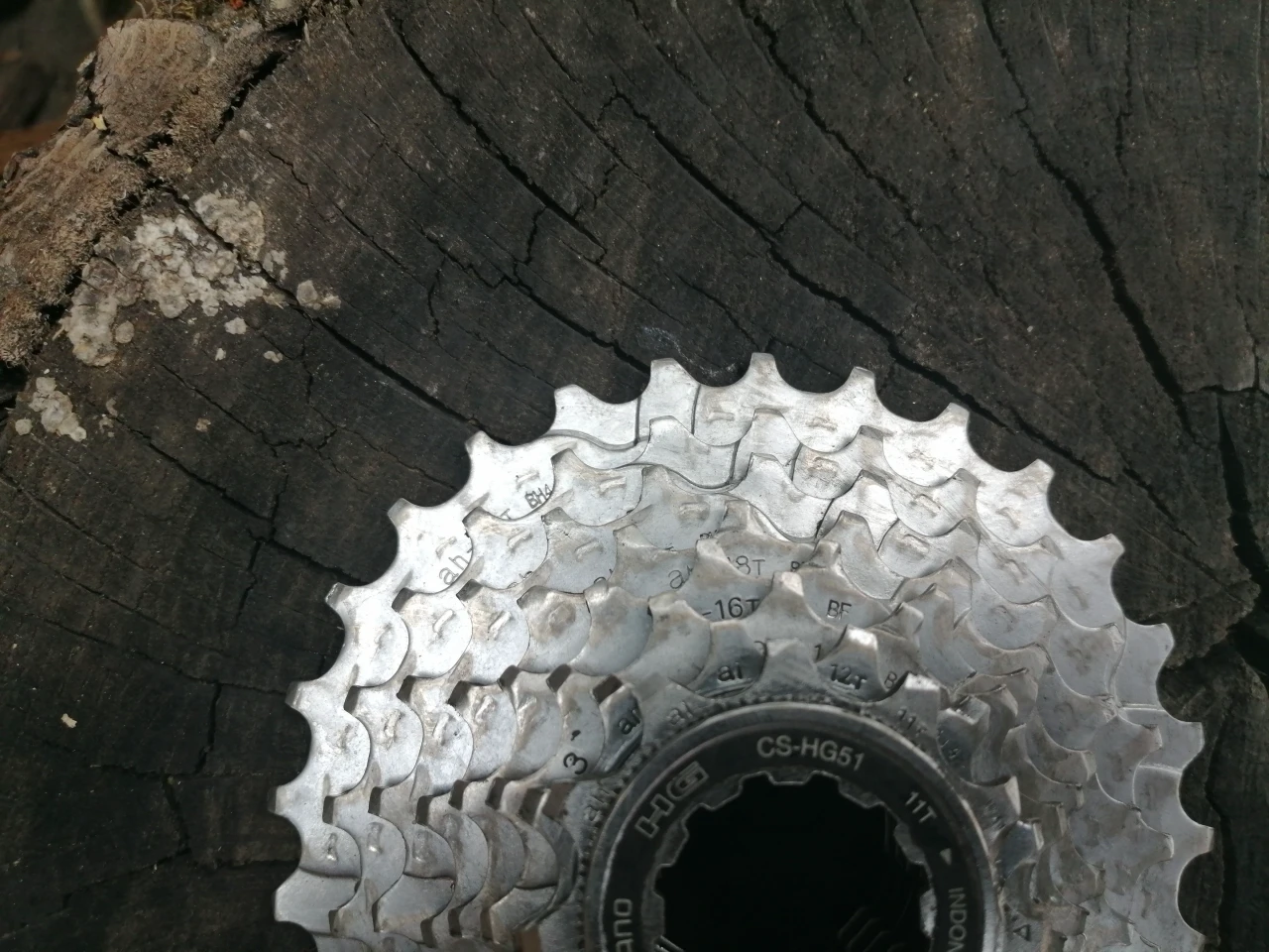 1. Caseta pinioane Shimano Deore Lx