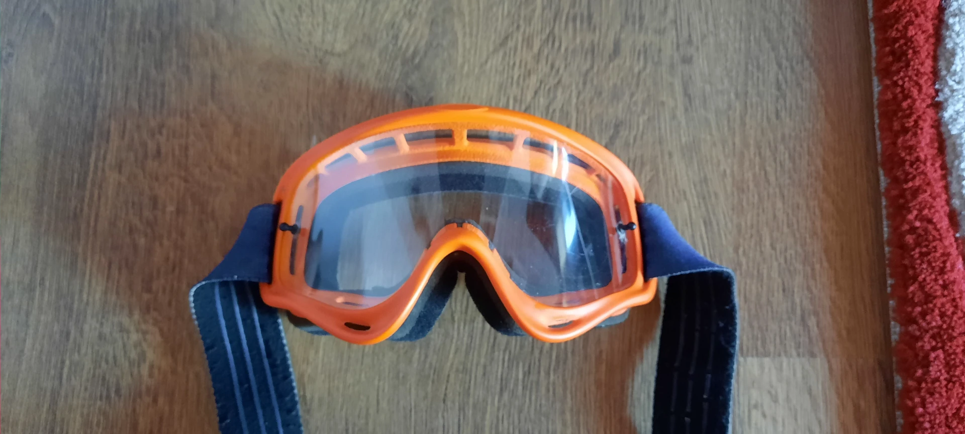 1. Ochelari Oakley