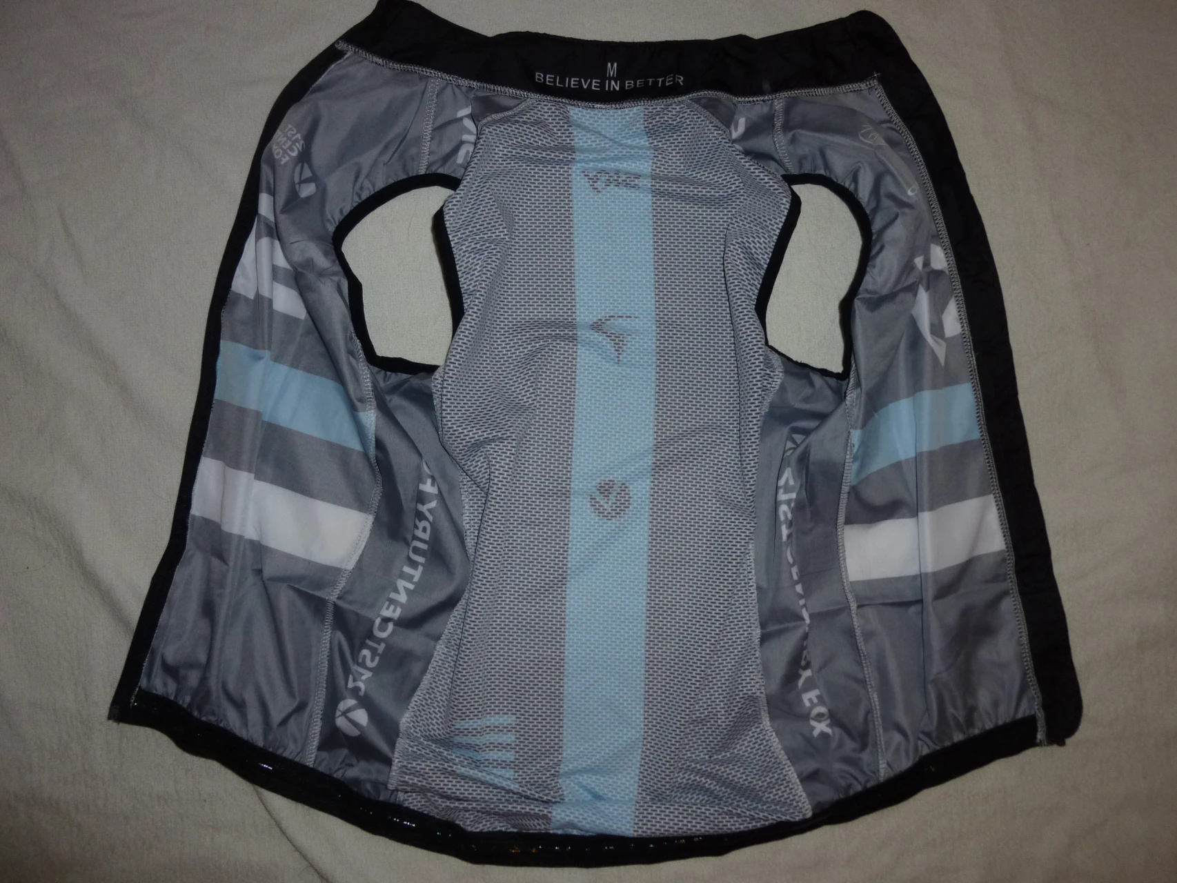 1. Vesta windstopper Sky negru noua