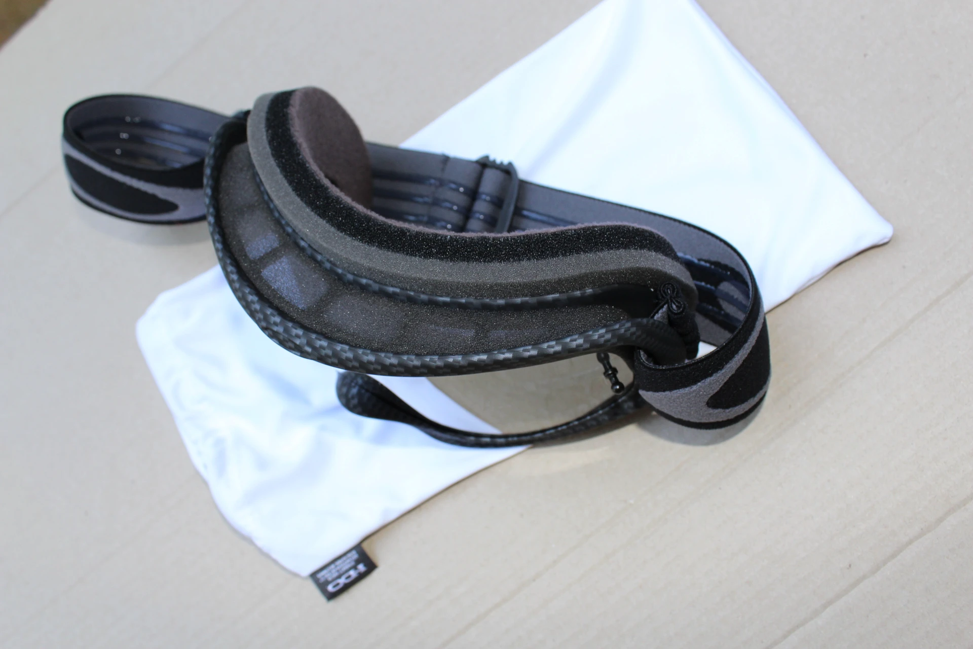 2. Oakley O-FRAME MX Carbon Black - Goggle