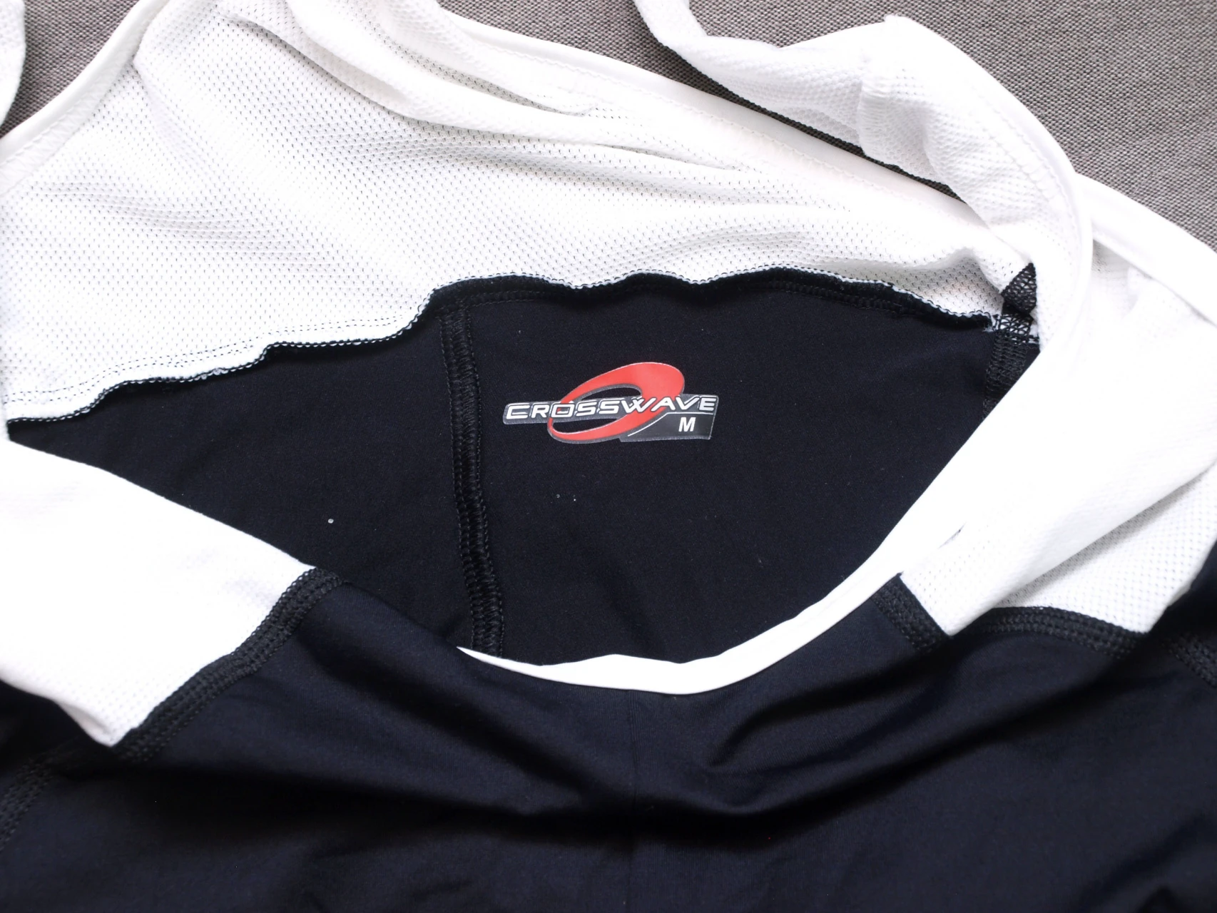 1. Pantaloni scurti Crosswave M