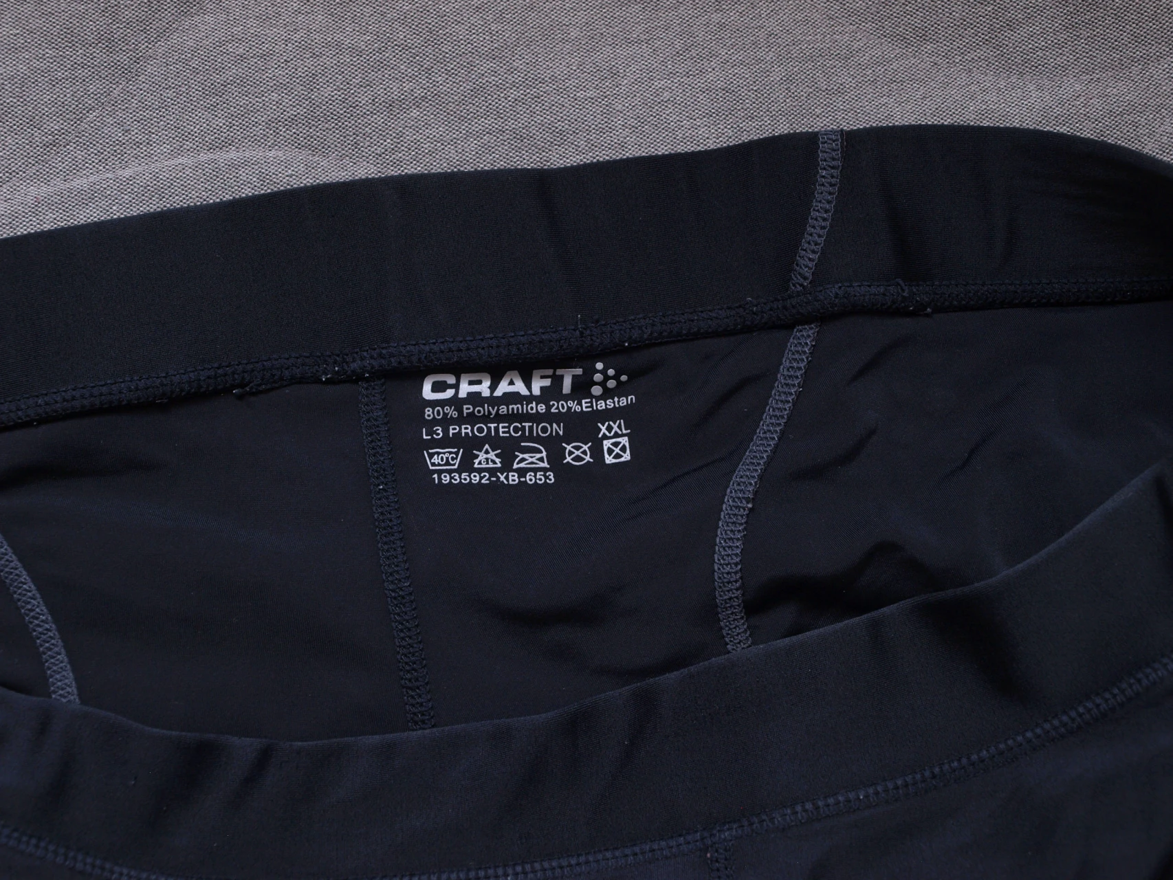 1. Pantaloni scurti Craft XXL