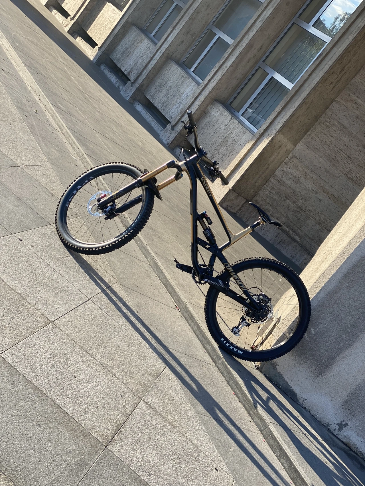 1. Commencal Signature 2020 NOUA!!!