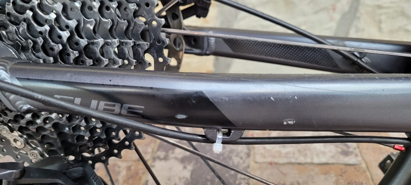 1. Bicicleta Cube attention SL 2016