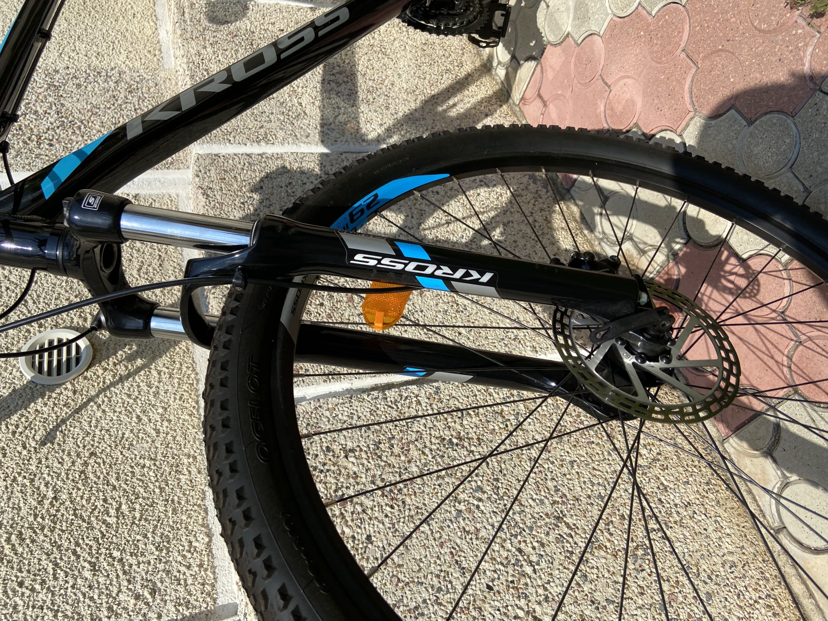 1. Vand bicicleta KROSS 7.0 hexagon 29’