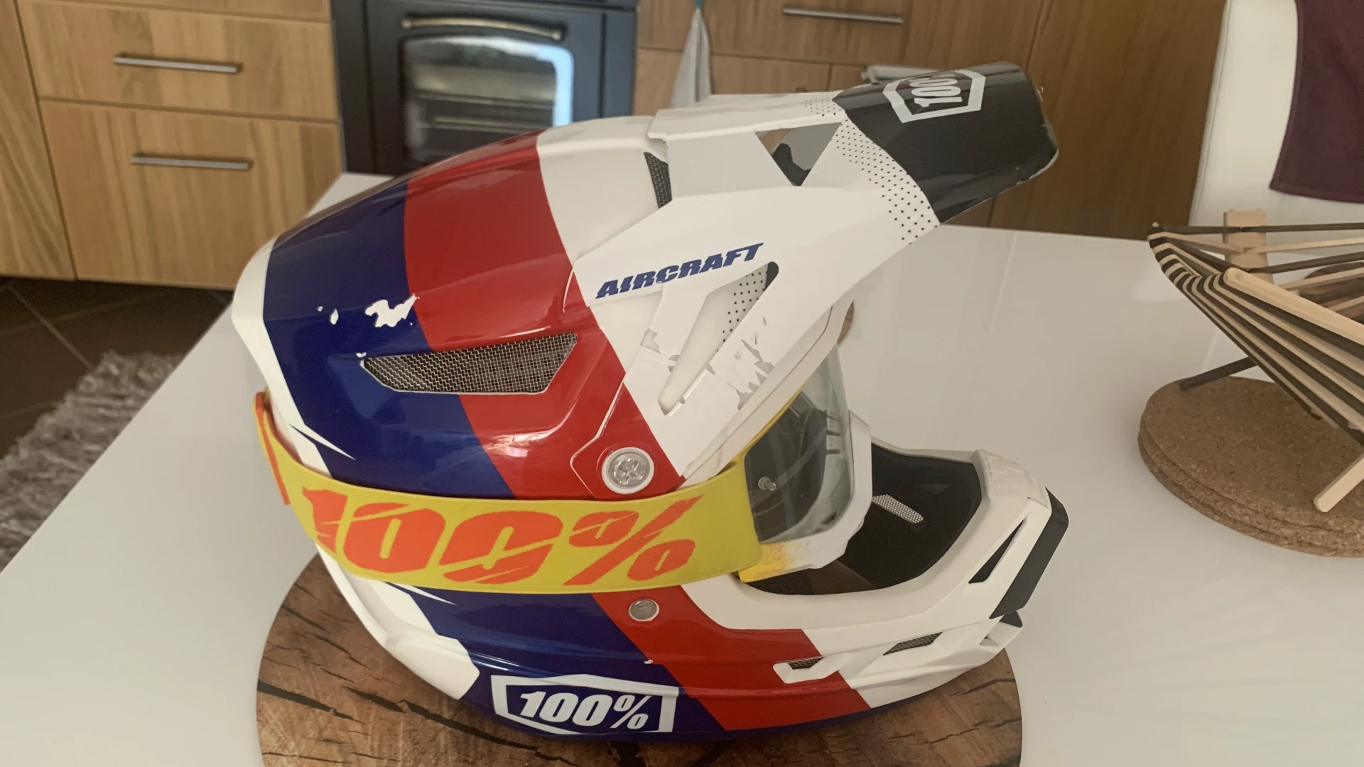 1. Casca 100% Aircraft carbon