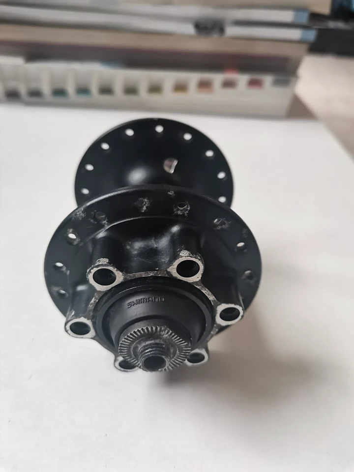 1. Butuc Shimano Deore fata cod:031