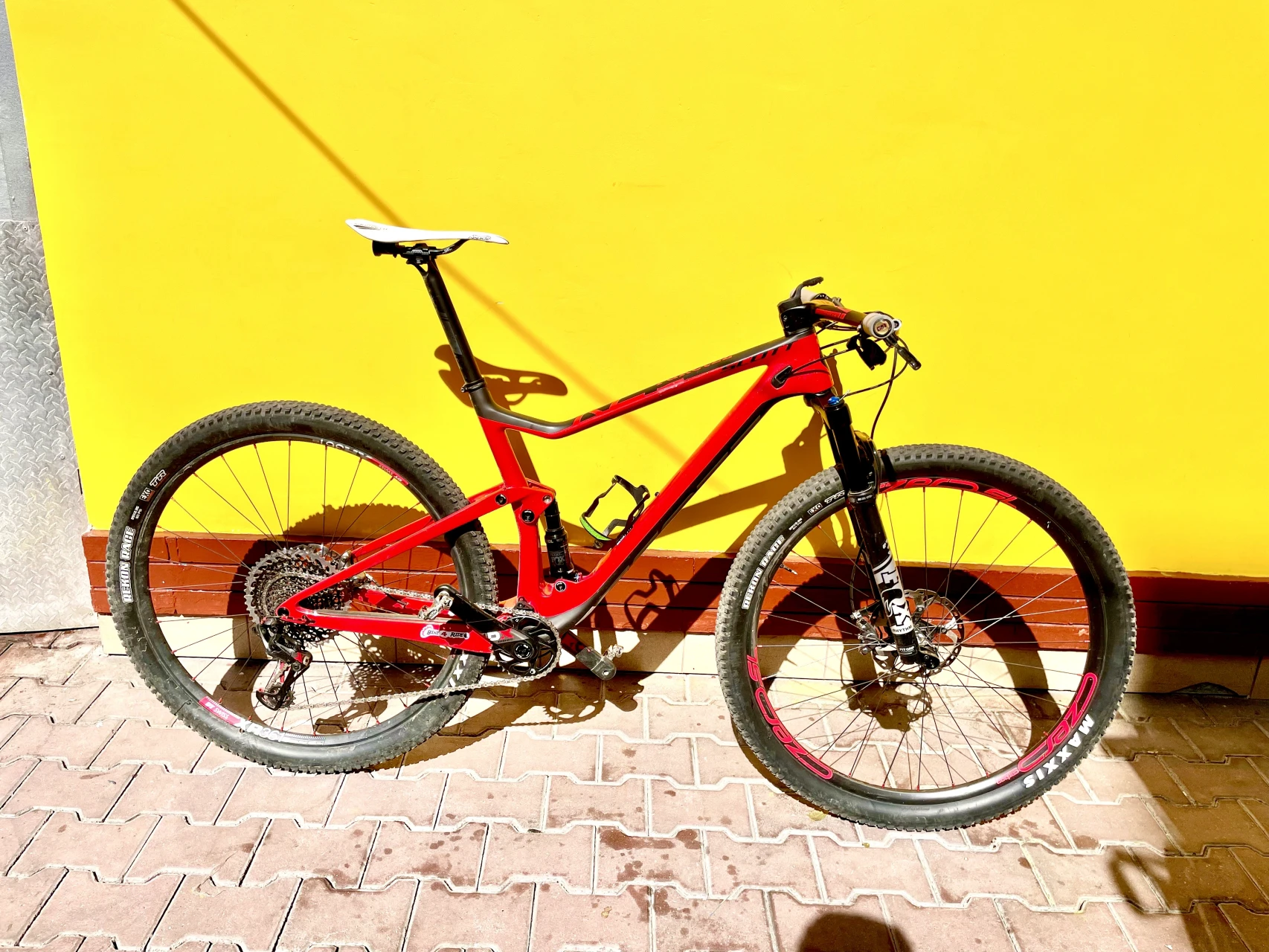 1. MTB SCOTT SPARK RC 2021 L carbon 29’ xtr Syncros