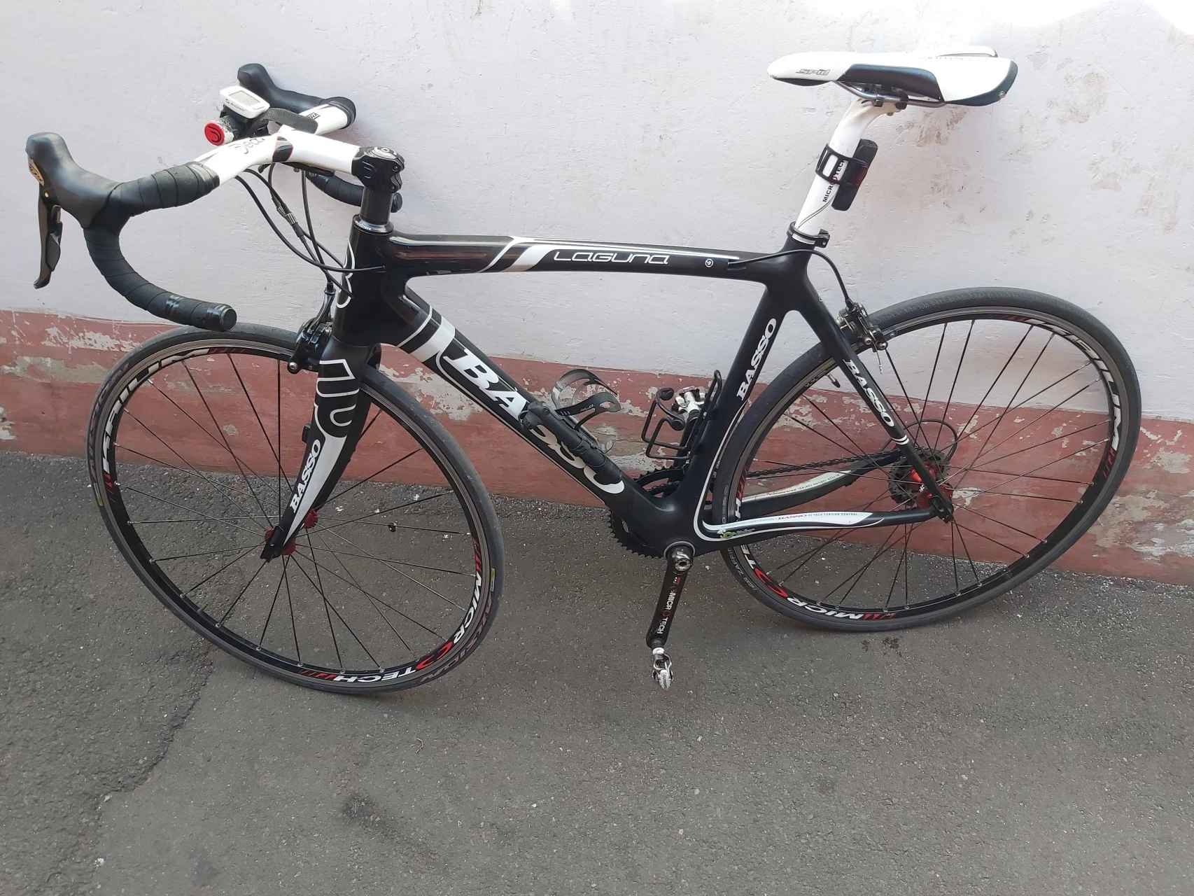 1. Vand Basso Laguna Full Carbon