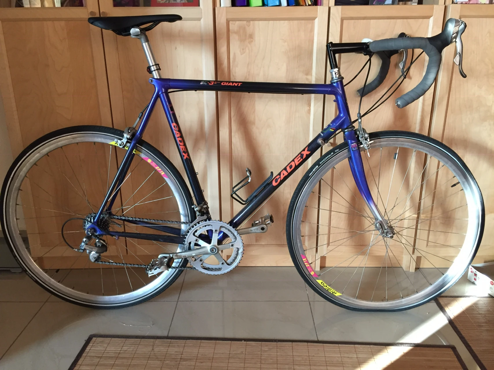 1. Giant Cadex Carbon-Oțel
