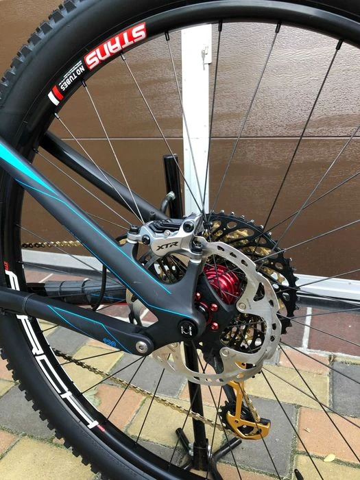 1. Bicicleta unicat, full carbon, Cube Stereo - pentru pretentiosi