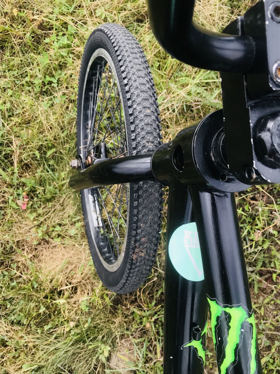 1. Bicicletă BMX