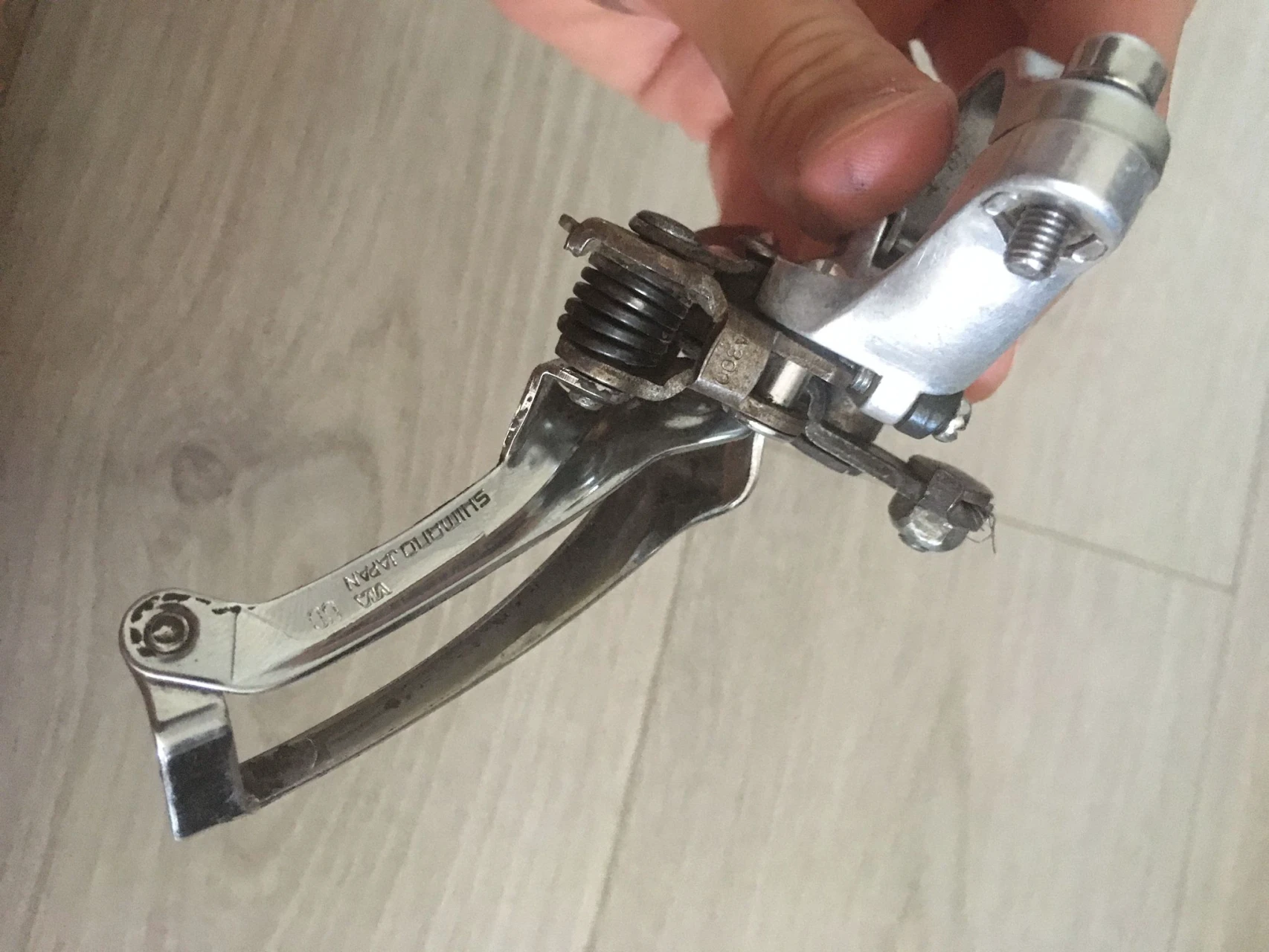 1. Schimbator fata Shimano Exage 300EX