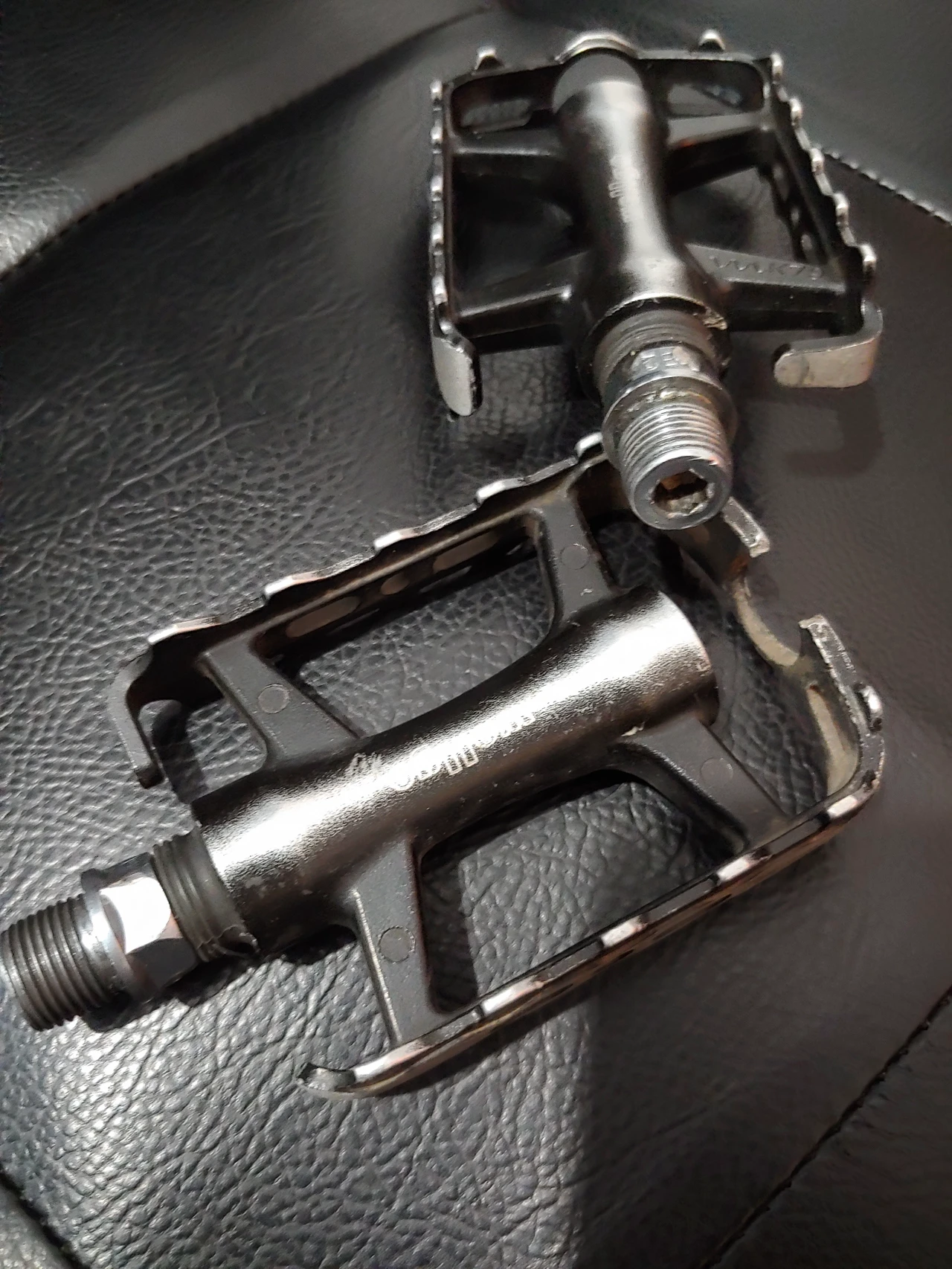 1. Pedale aluminiu tip platforma Wellgo
