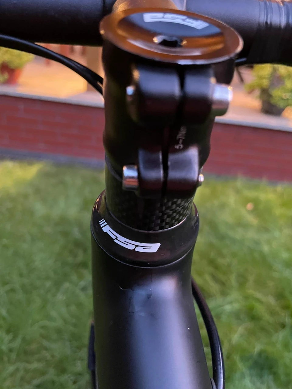 1. Cursiera full carbon Orbea Avant M30 2018