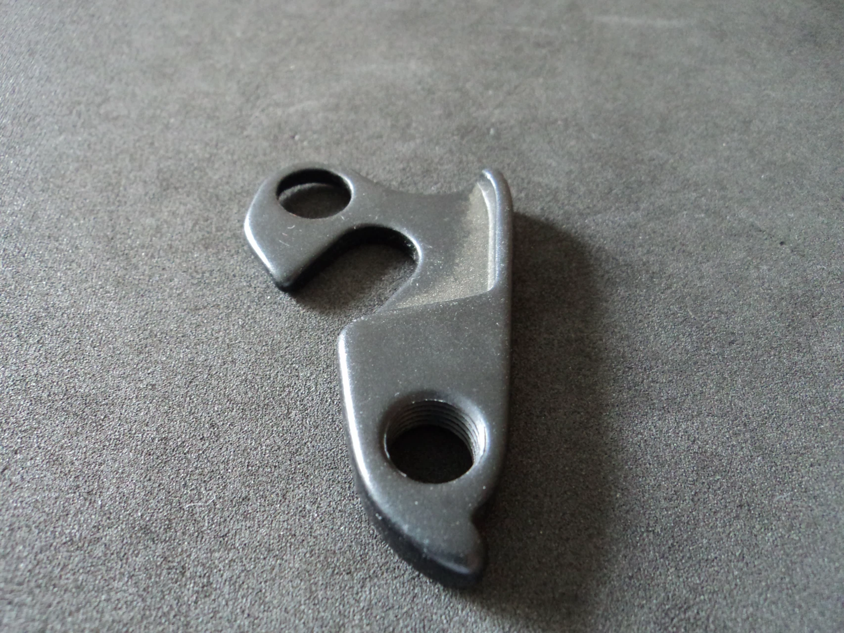 2. Drop out / ureche cadru schimbator spate 1