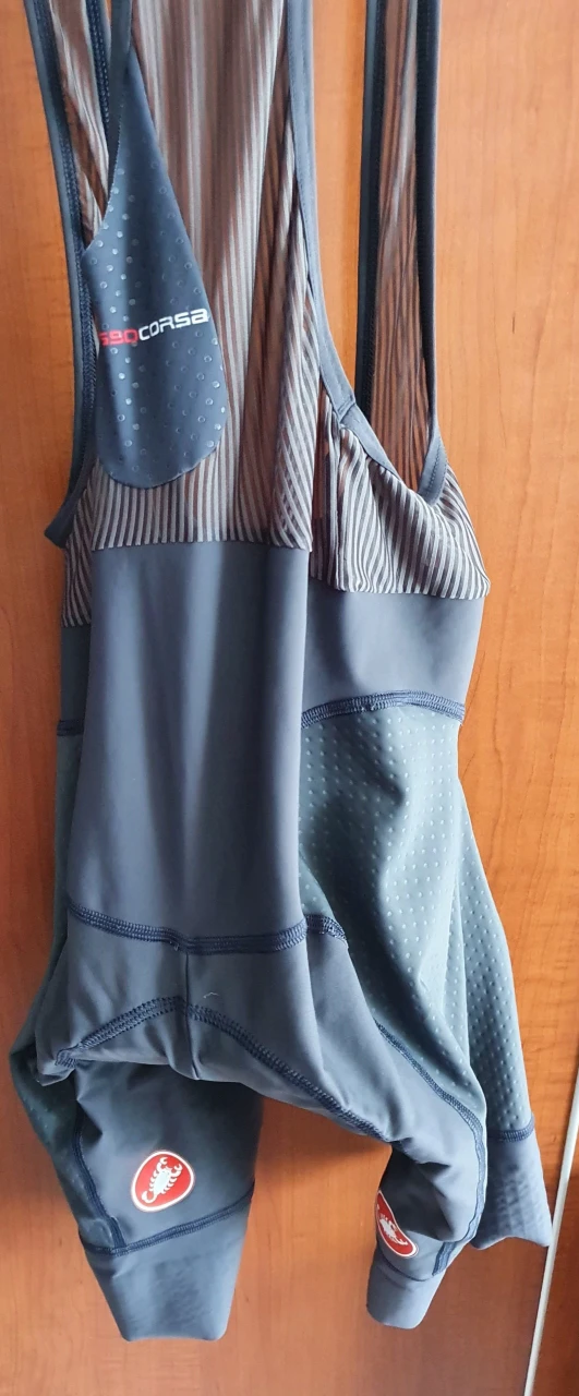 1. Pantaloni Castelli Free Aero 4 gri