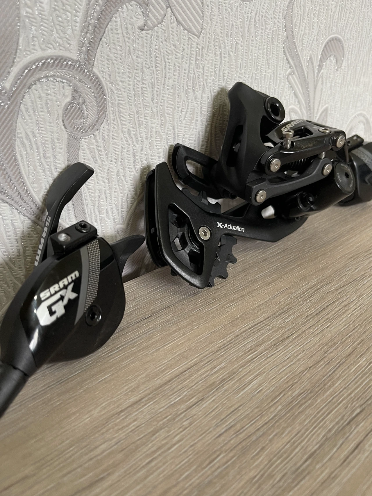 1. Schimbător Sram Gx 11v + Maneta Fata/Spate
