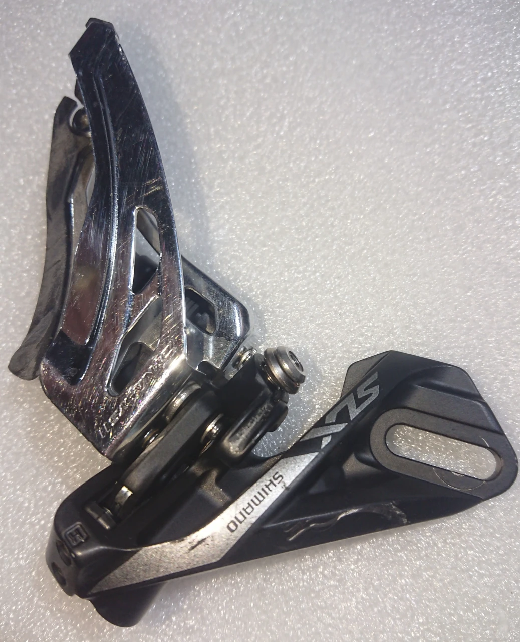 6. Transmisie 2x11 Shimano SLX