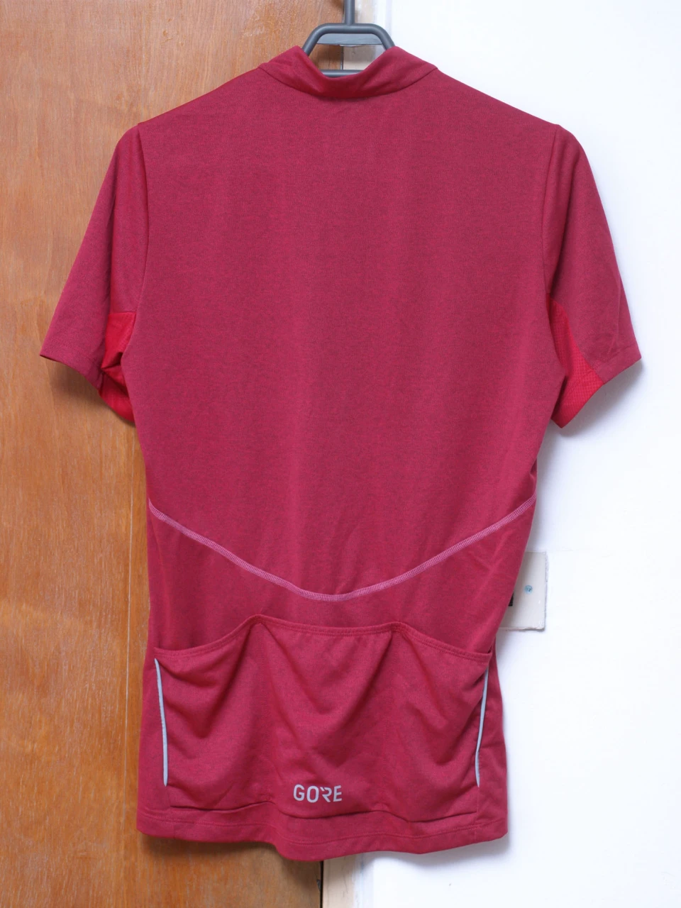 1. Tricou Gore L