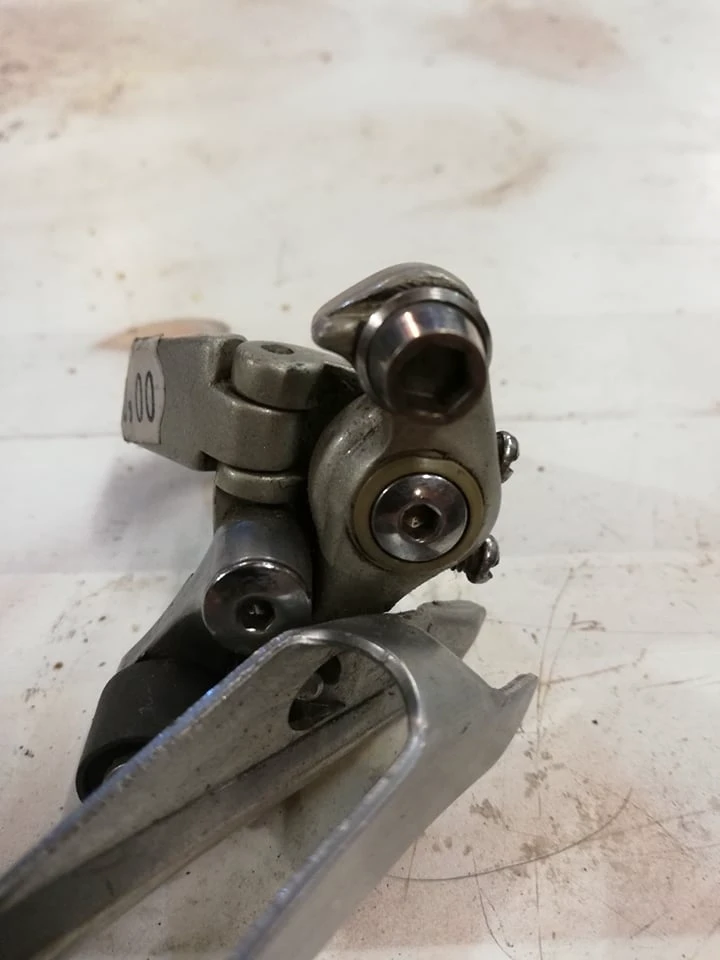 1. Shimano 105 FD-1055