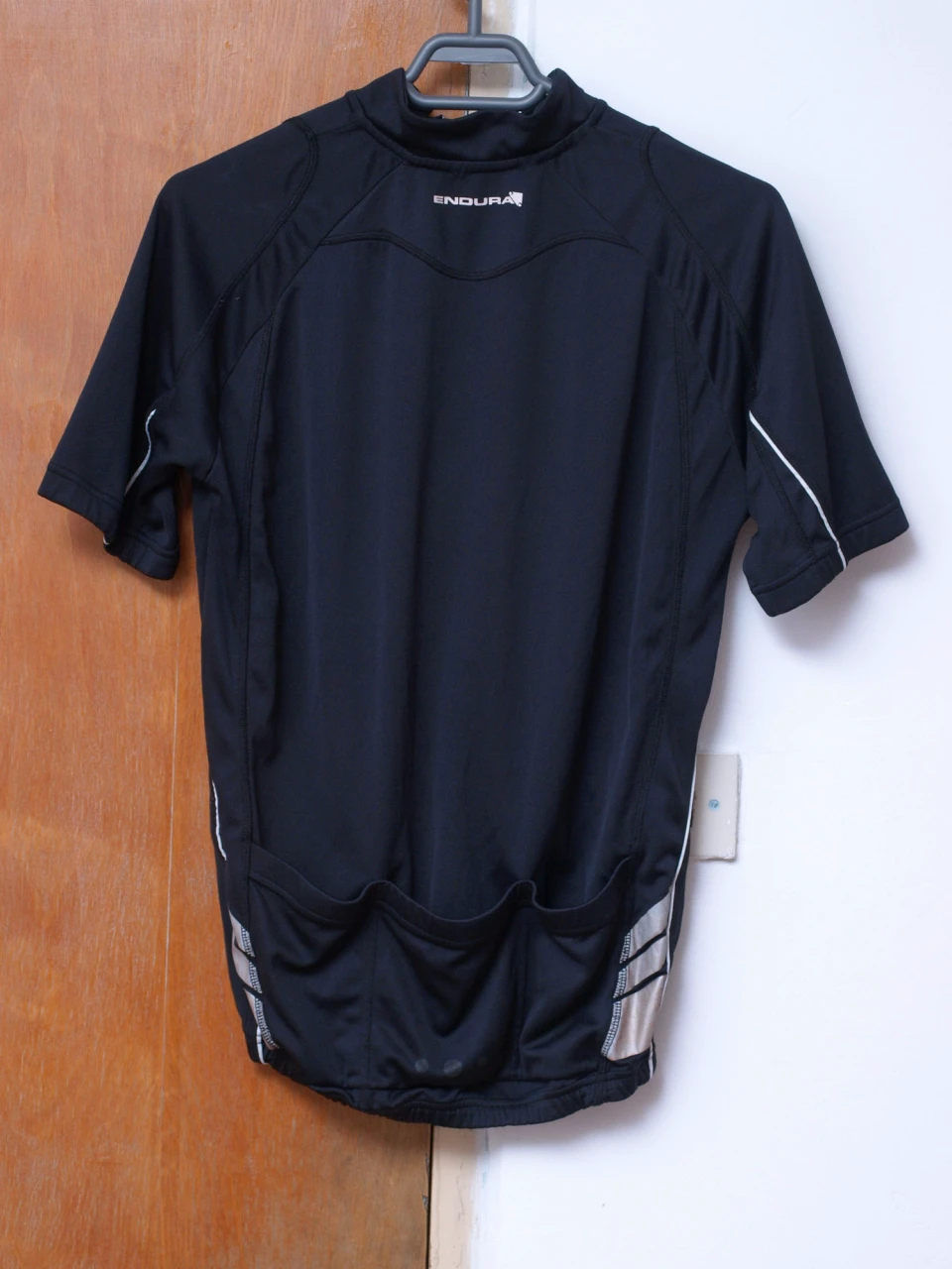 1. Tricou Endura M