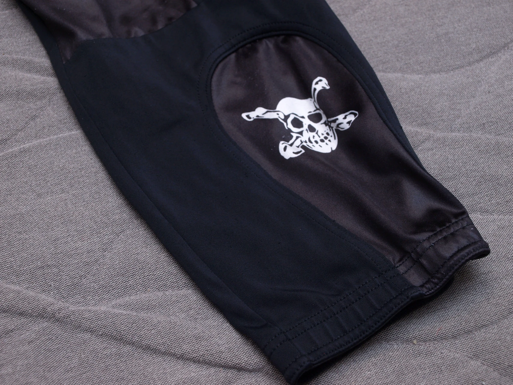 1. Combinezon Pirate M