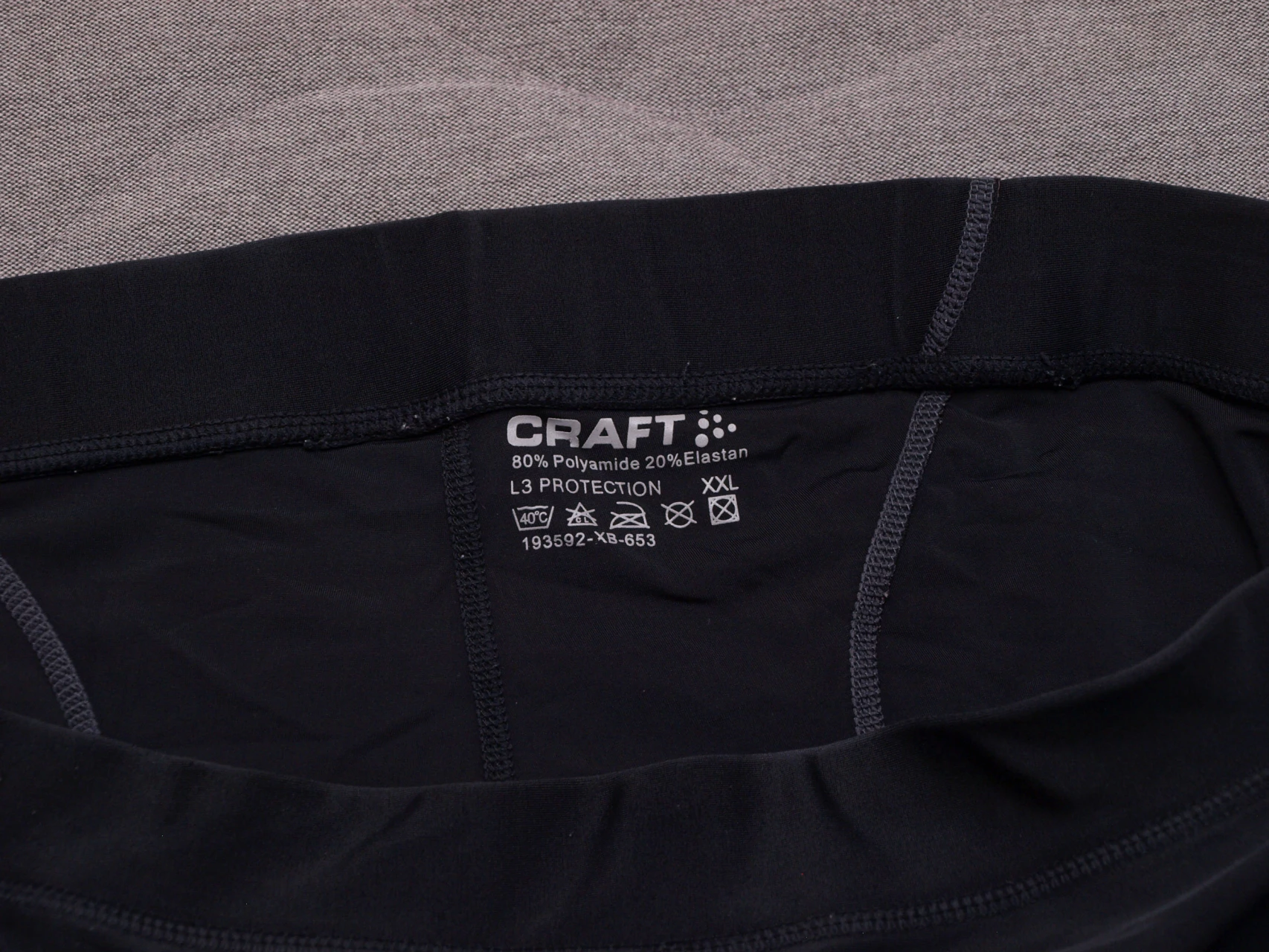 1. Pantaloni scurti Craft XXL