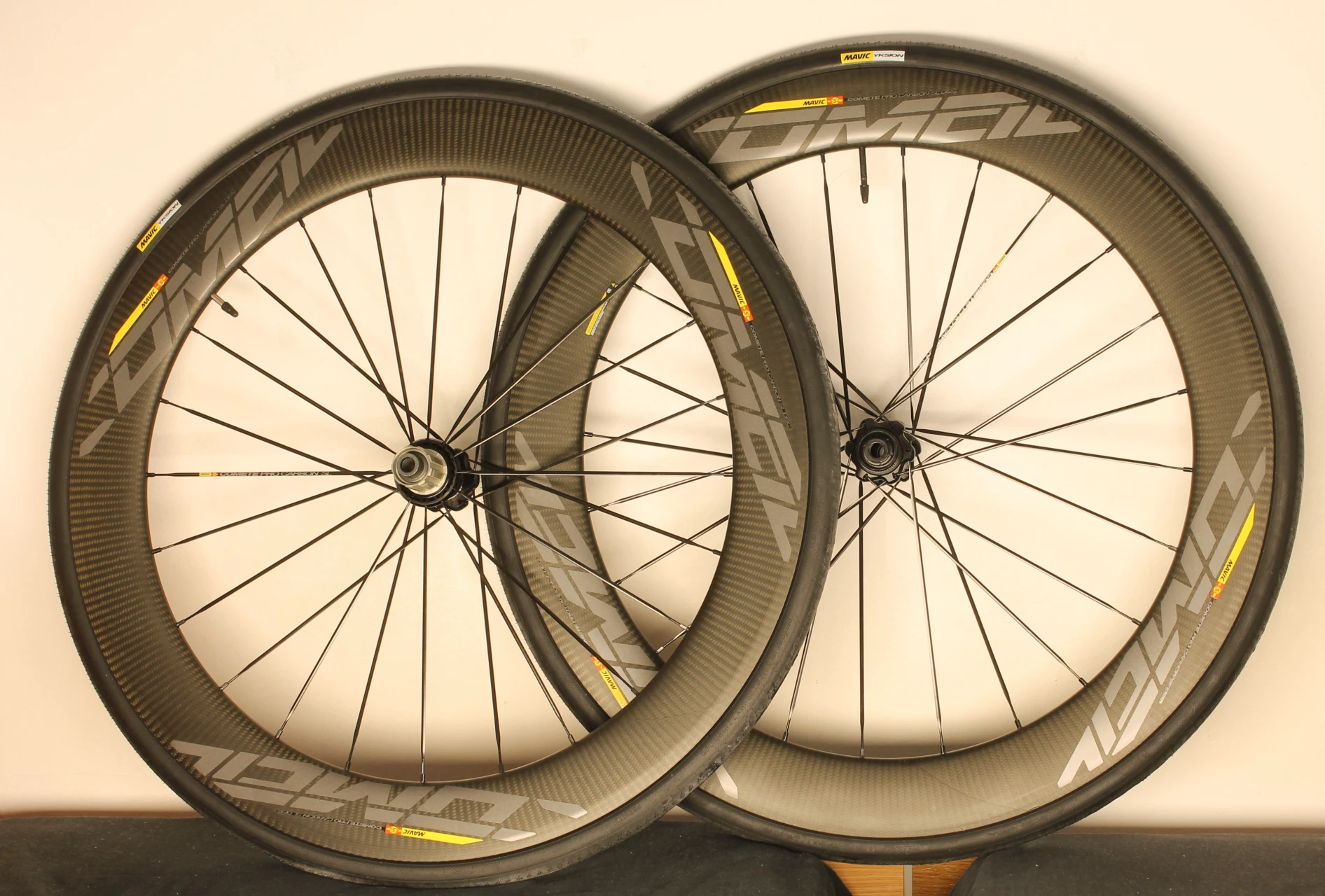 1. Roti Mavic Comete Pro Carbon SL Disc NOI