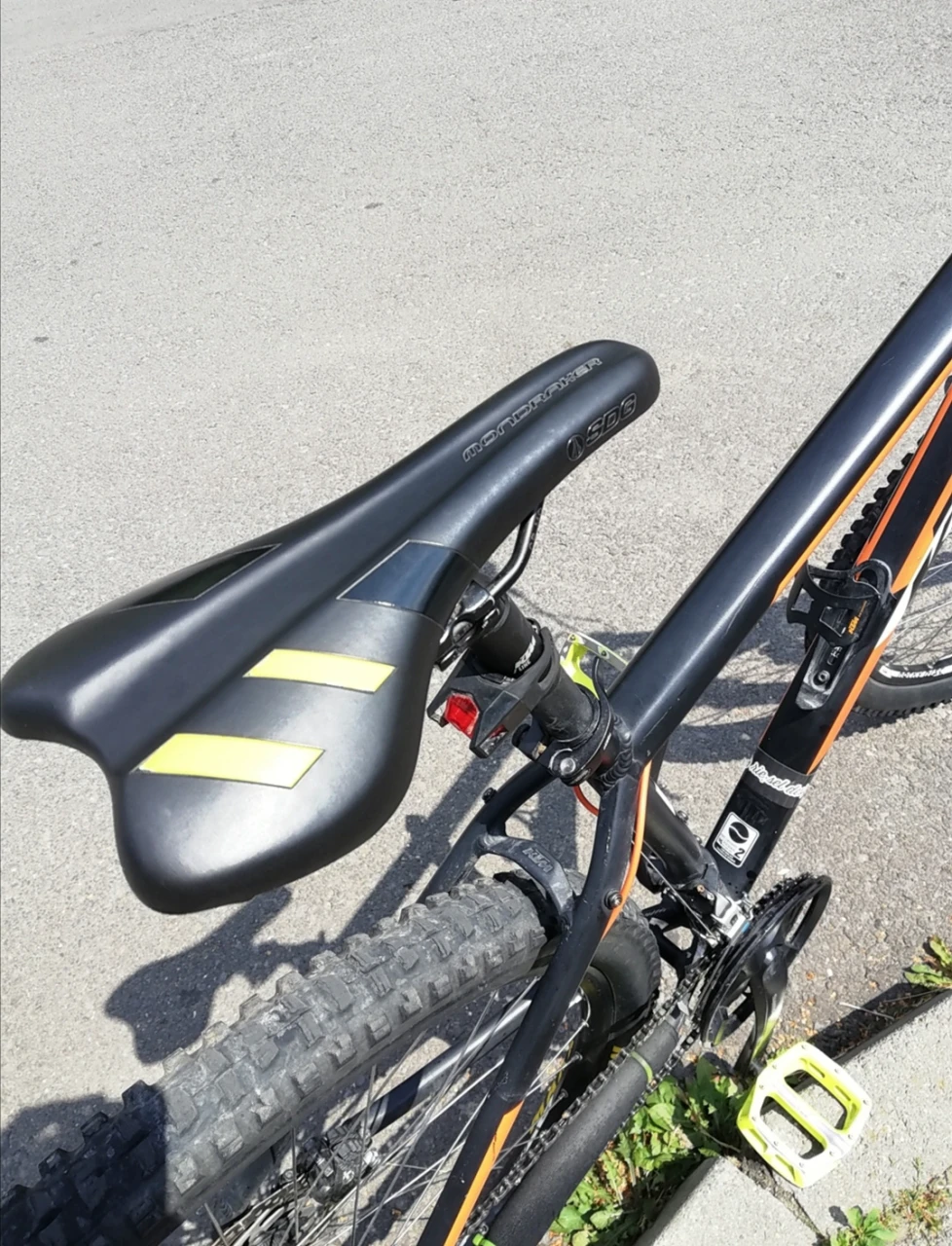1. Bicicleta hardtail MTB