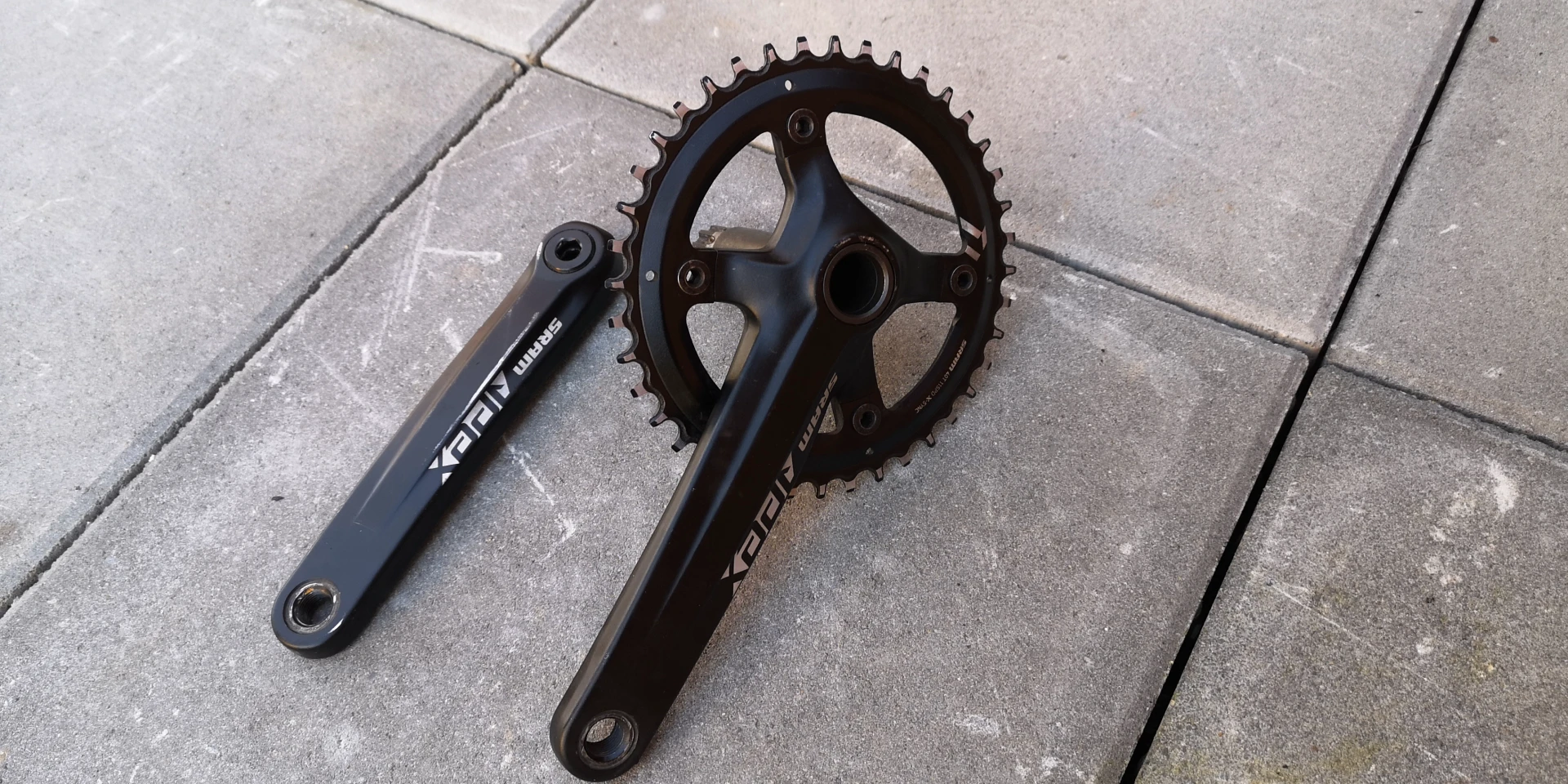 1. Angrenaj sram apex 1x11