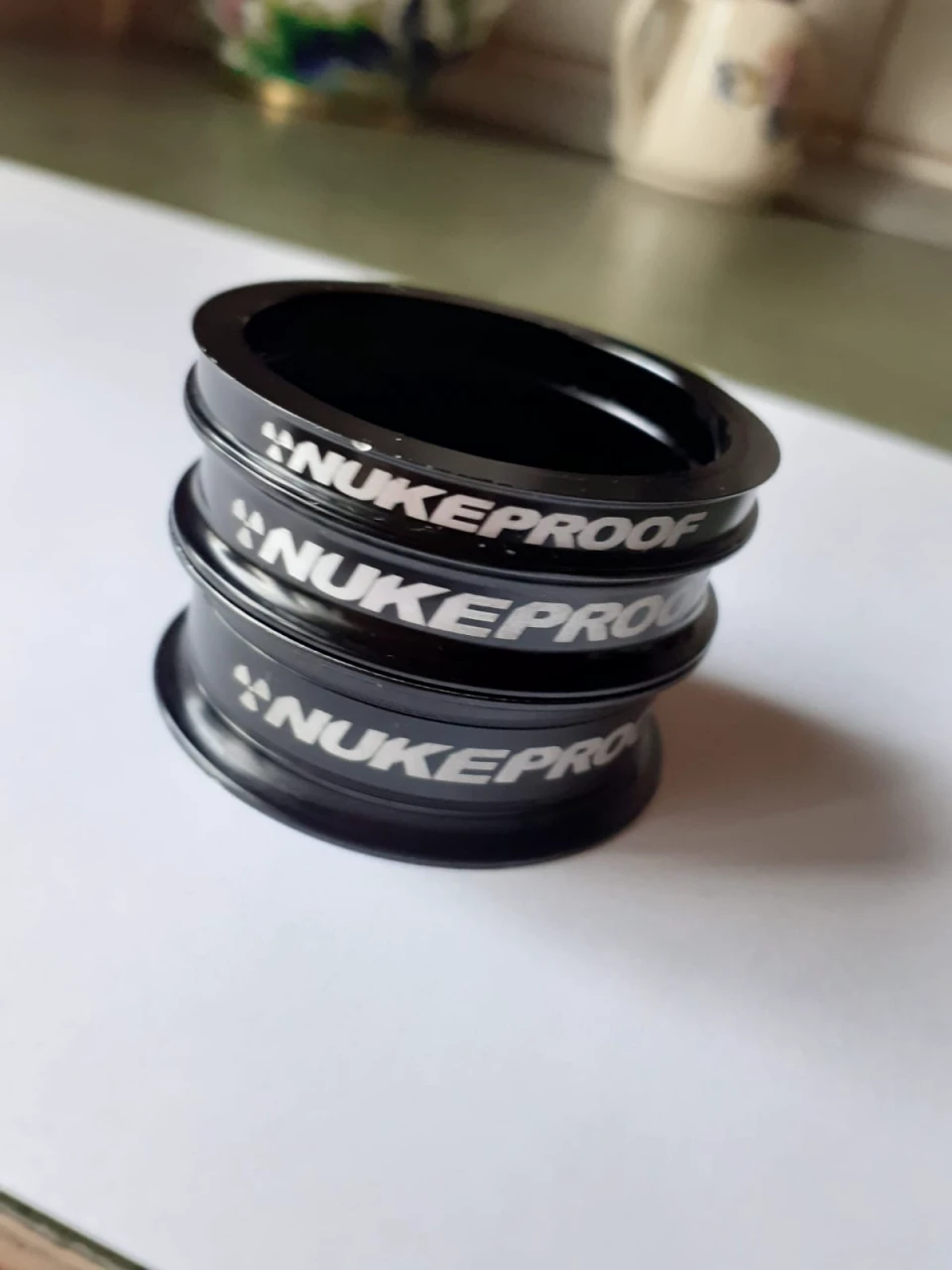 1. Set distantieri Nukeproof, gat furca 1/5"