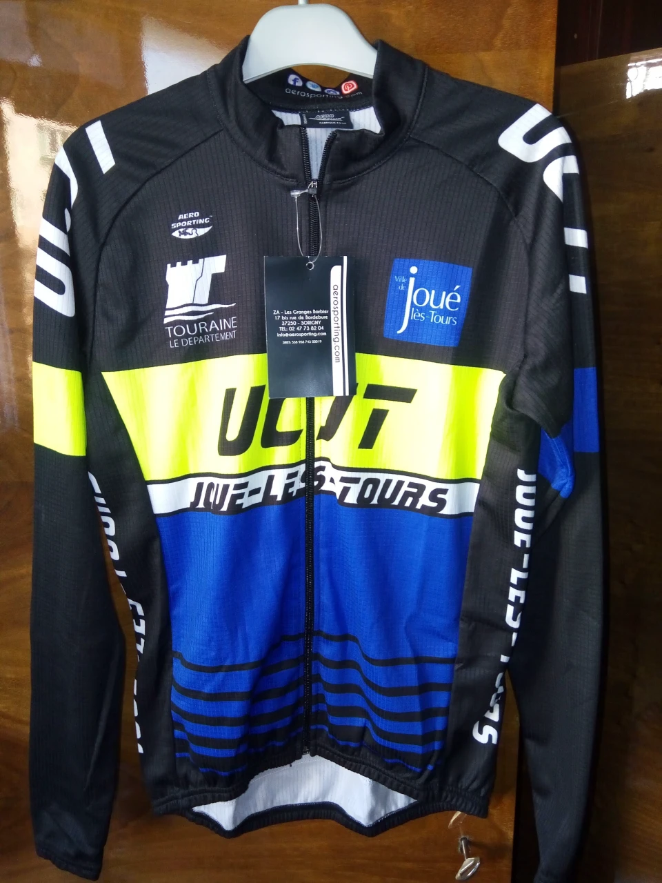 1. Bluza Aerosporting size S, nouă