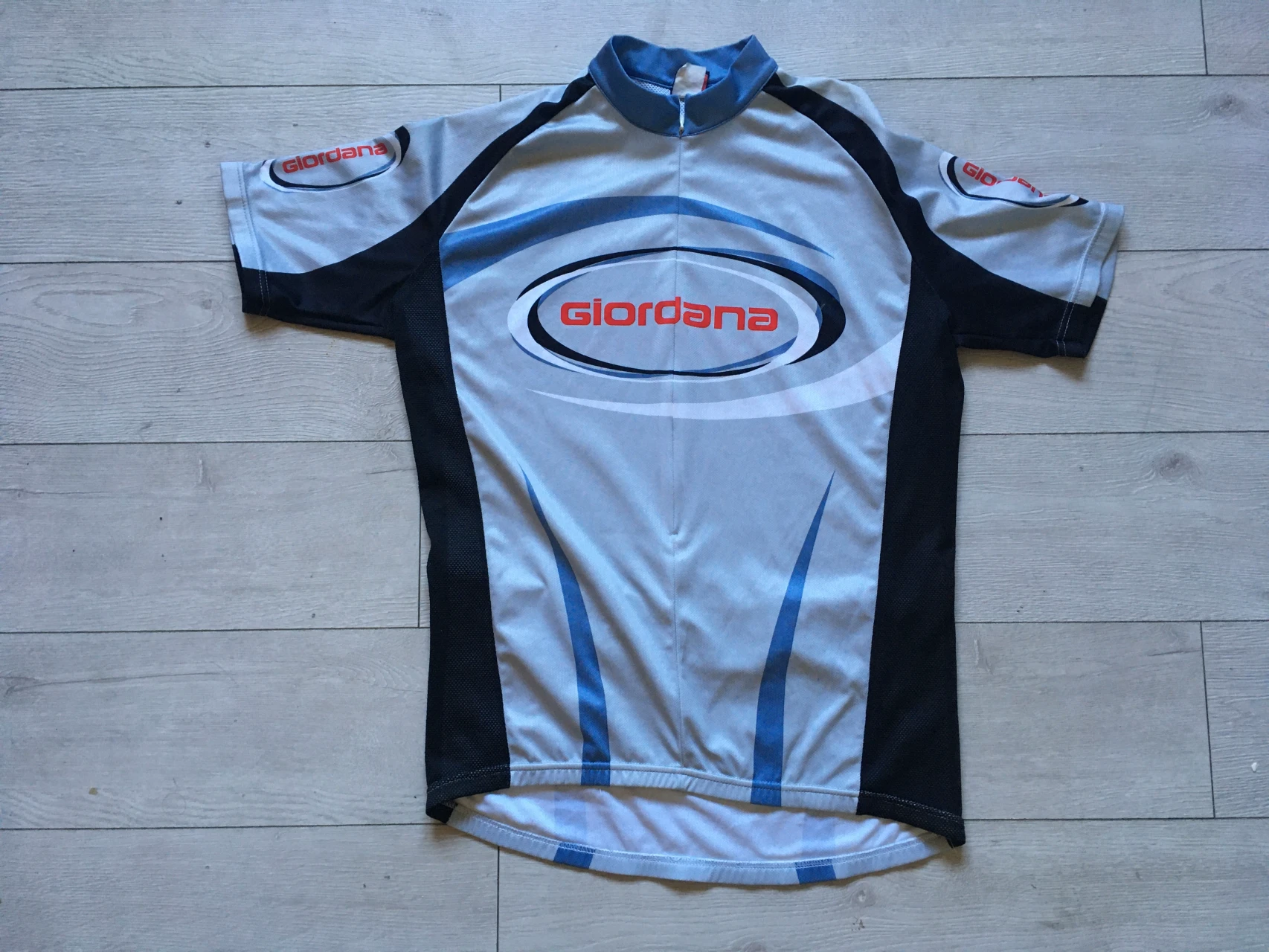 1. Tricou giordana L