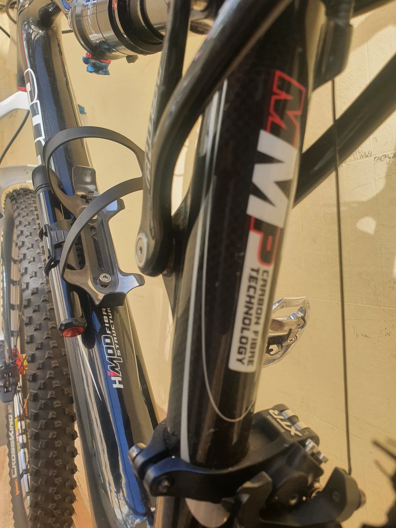 1. Ghost Amr Lector 9500