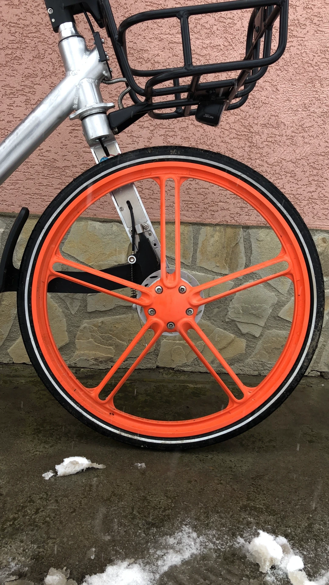 1. Vând biciclete oraș Mobike 18 bucăți.